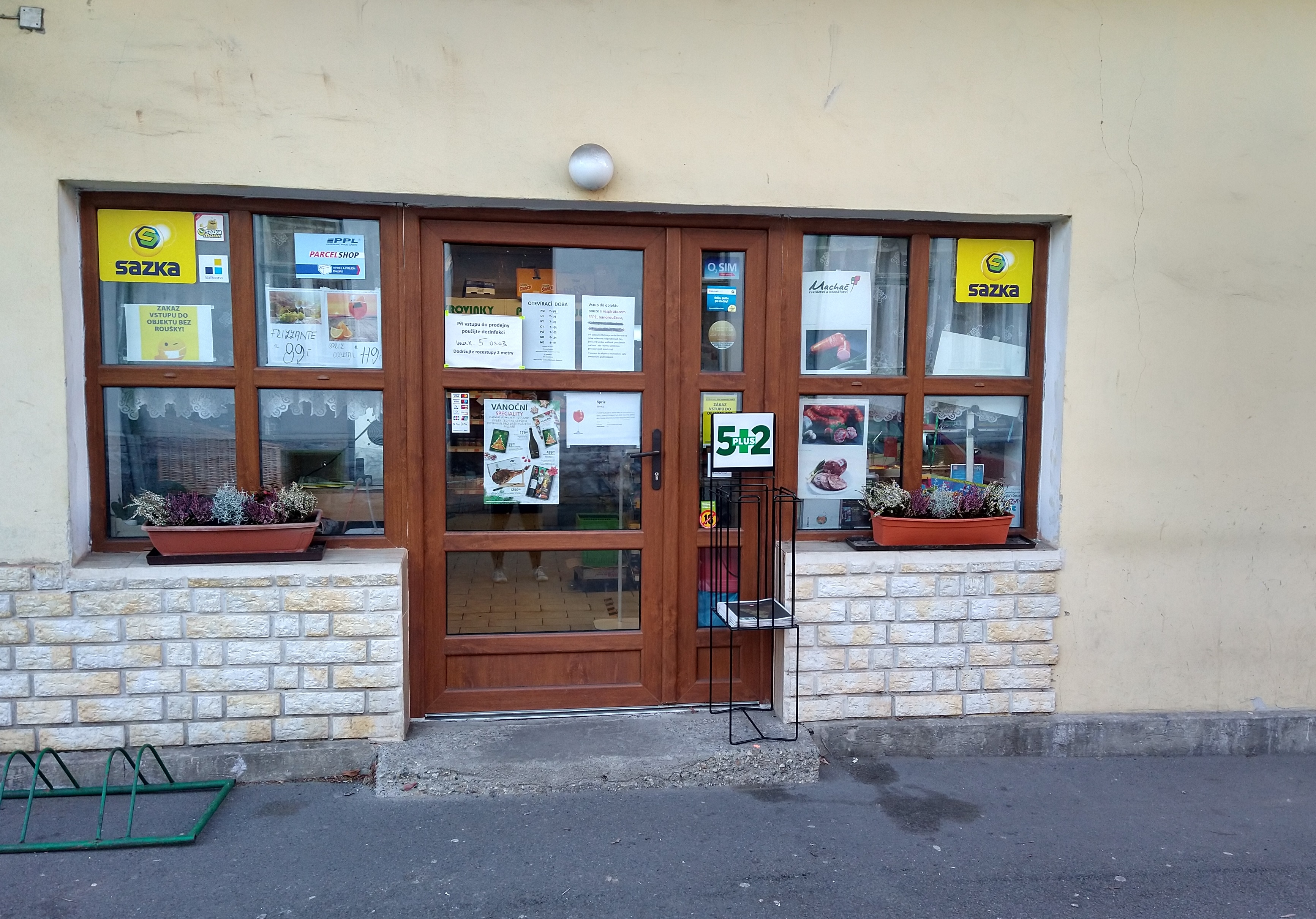 Potraviny Na Zelené foto 1