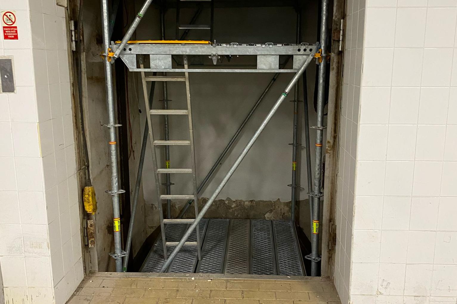 Lešení pro výtahové šachty
