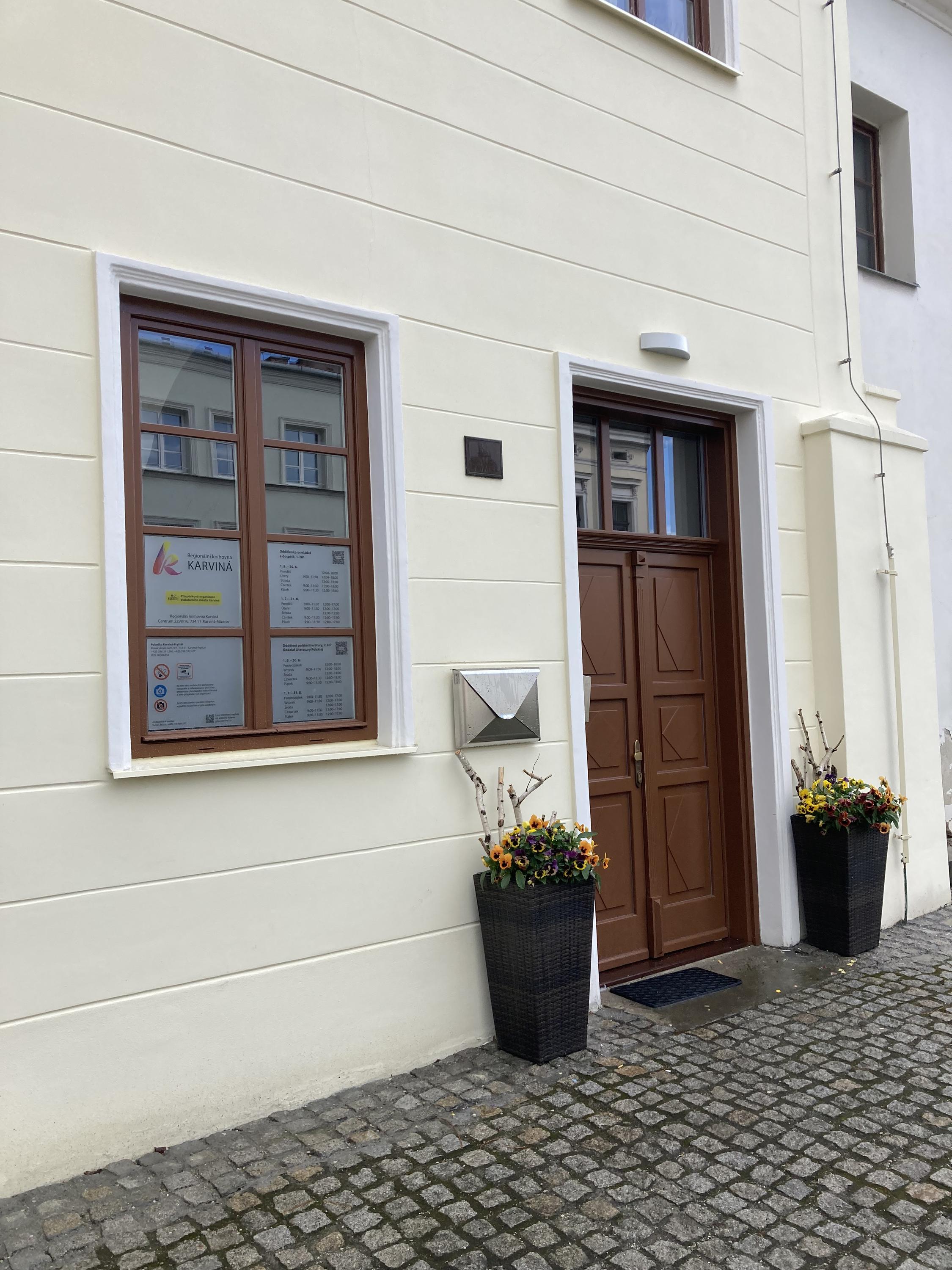 Regionální knihovna Karviná - Oddělení polské literatury; Oddělení pro mládež a dospělé foto 4