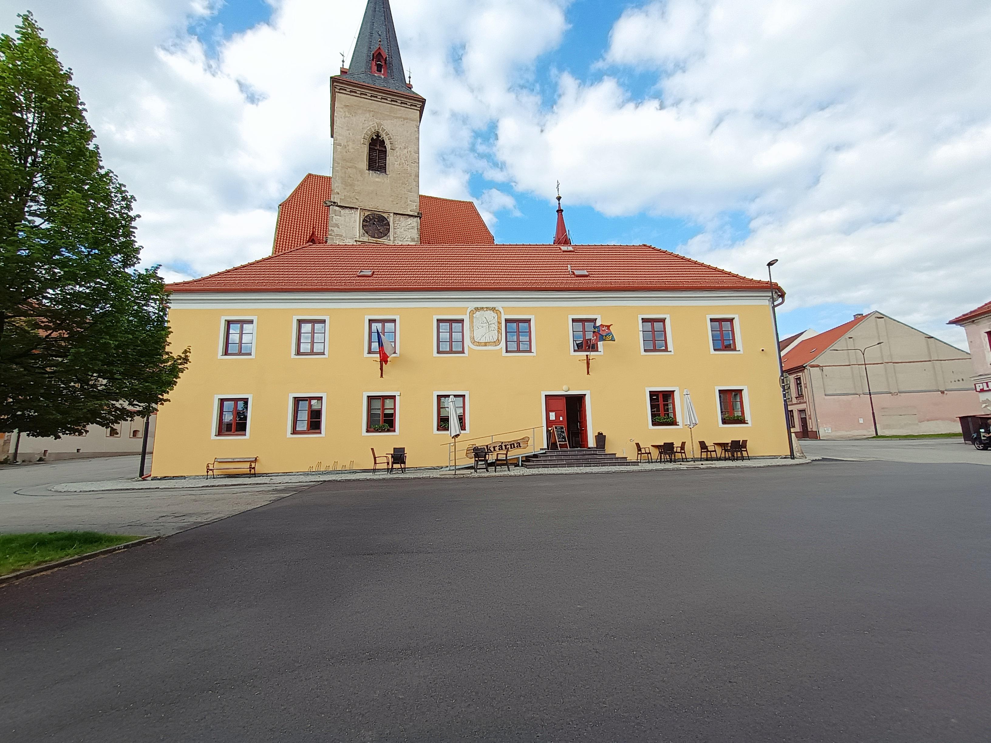 Obecní úřad Chvalšiny foto 6