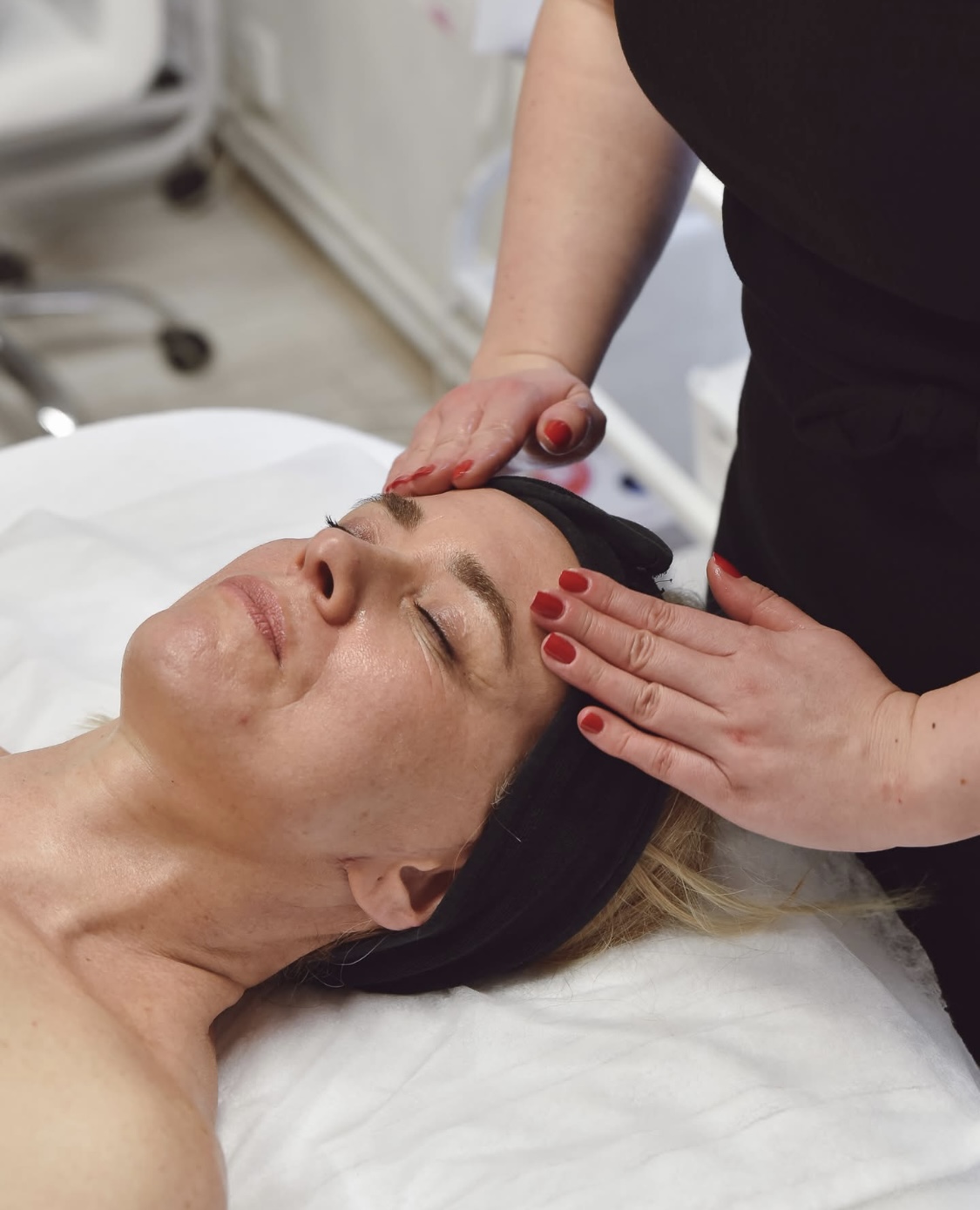 Masáž krku, obličeje a dekoltu