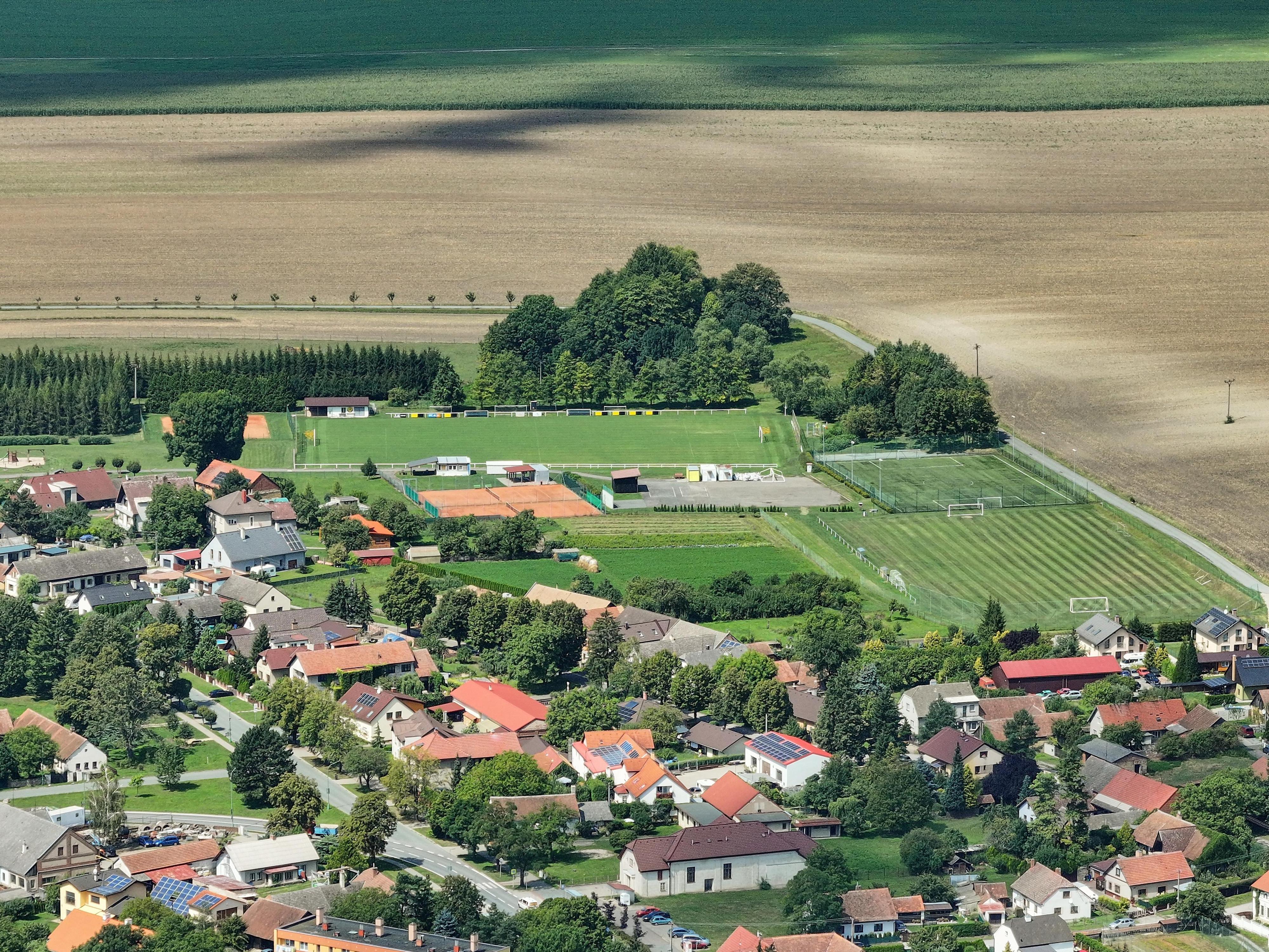 FK Černilov, z.s.- fotbalové hřiště foto 2