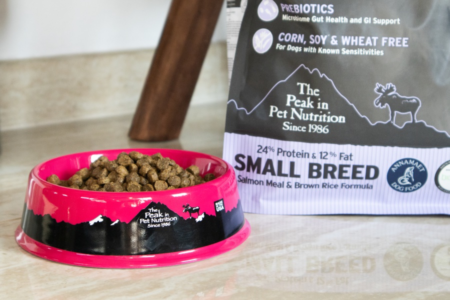 Holistická krmiva ANNAMAET pro psy a kočky