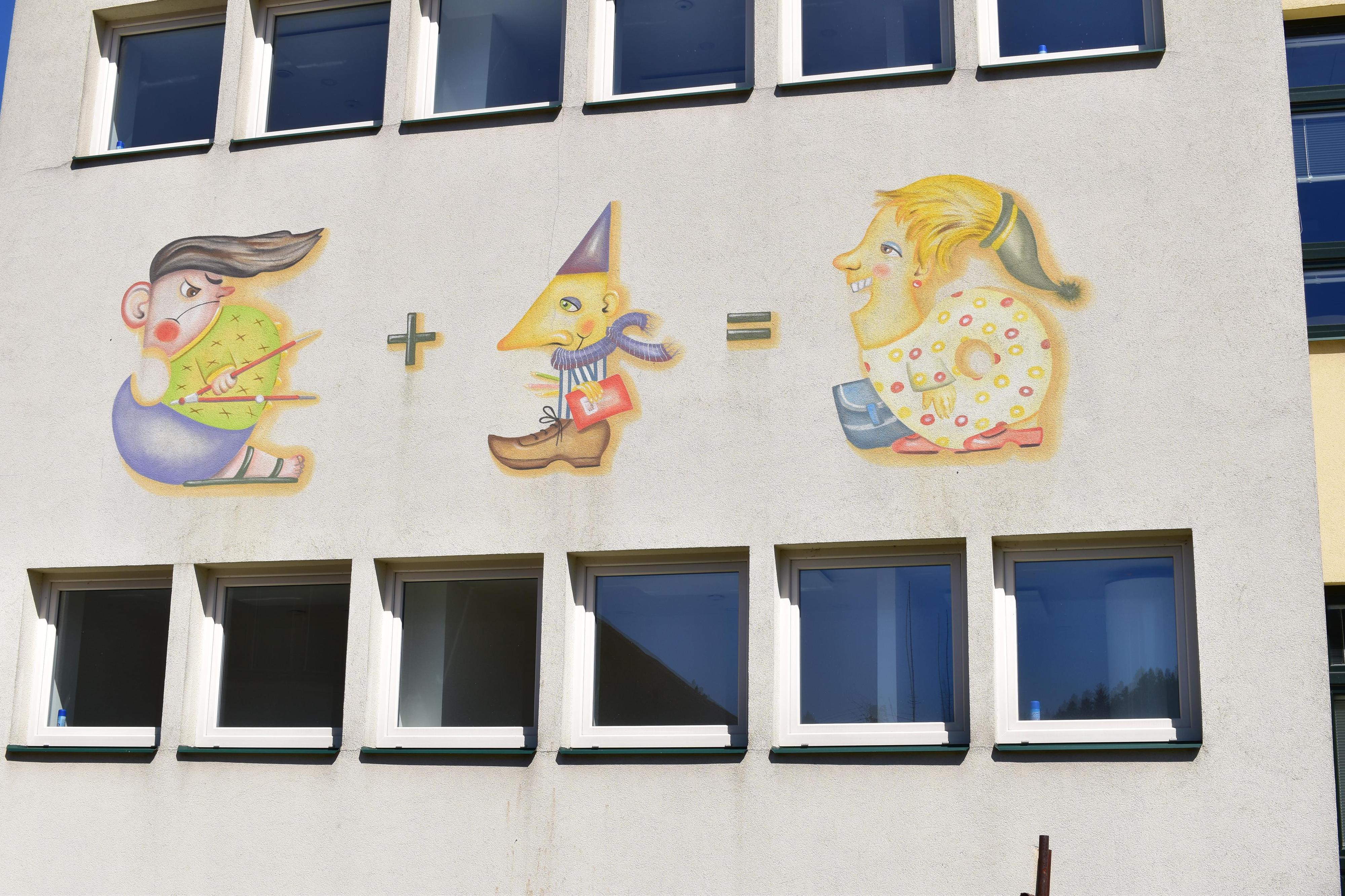 ZŠ Náchod, 1. Máje foto 3