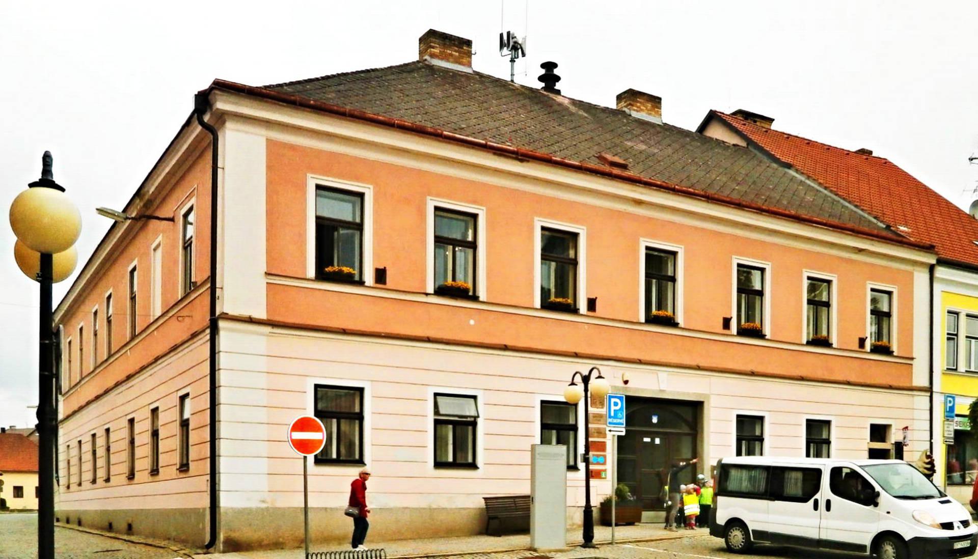 Kamenice nad Lipou - městský úřad foto 3