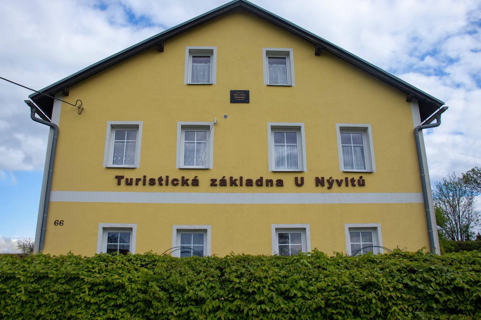 Turistická základna u Nývltů