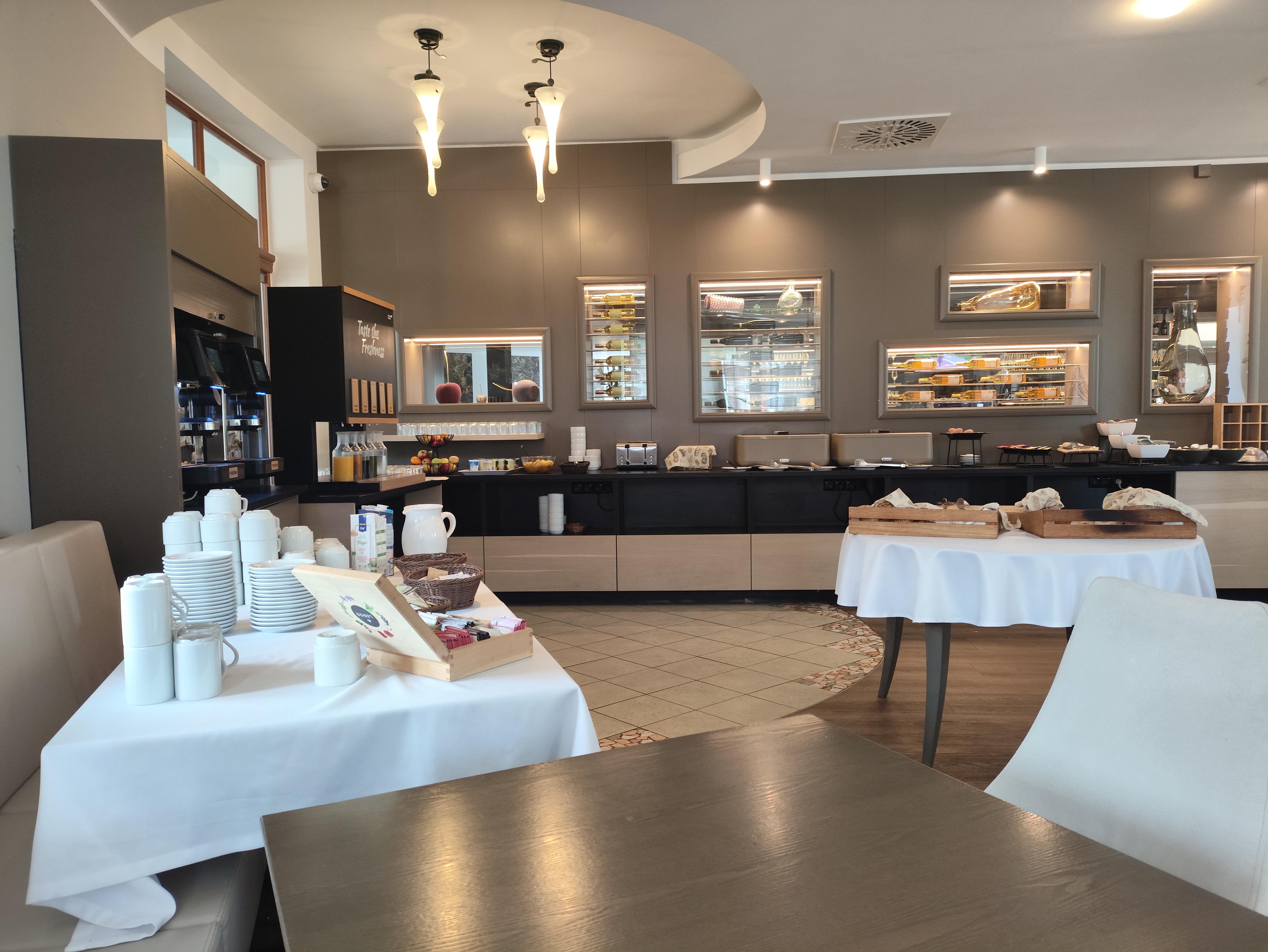 RESTAURACE PREMIUM HOTEL**** foto 4