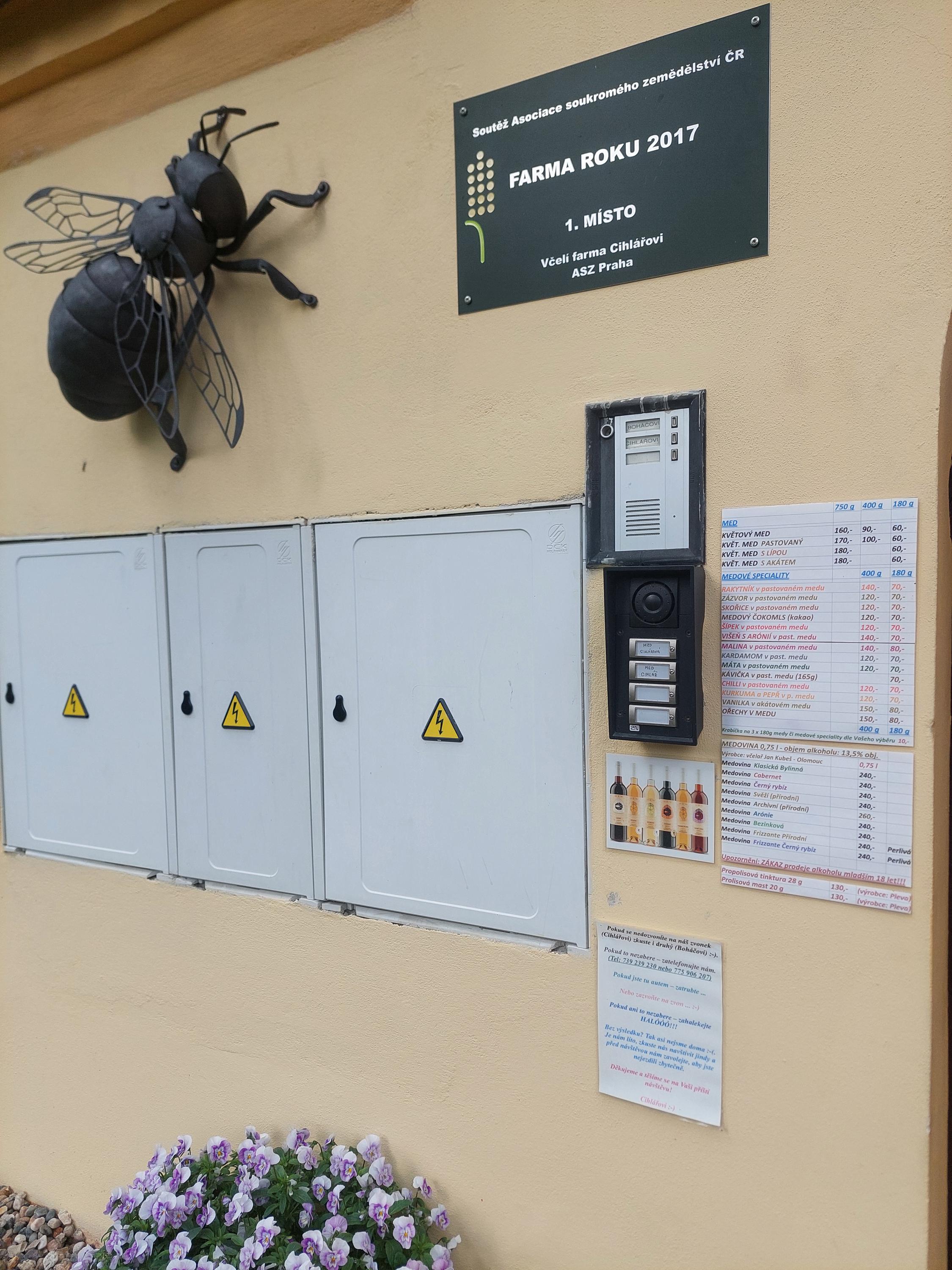 Medomat - Včelí farma Cihlářovi foto 3