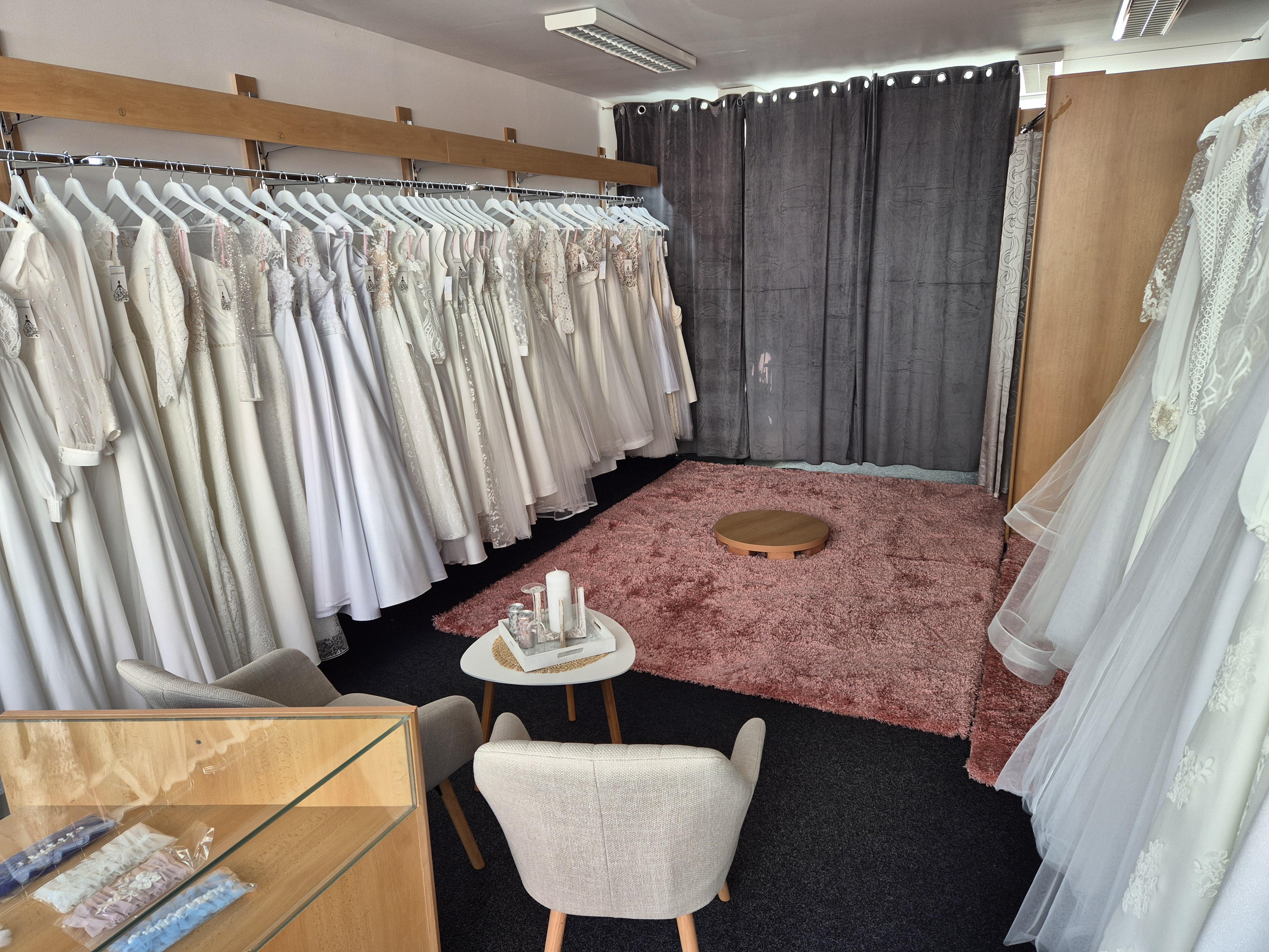 Dům módy Laura Svatební salon foto 3