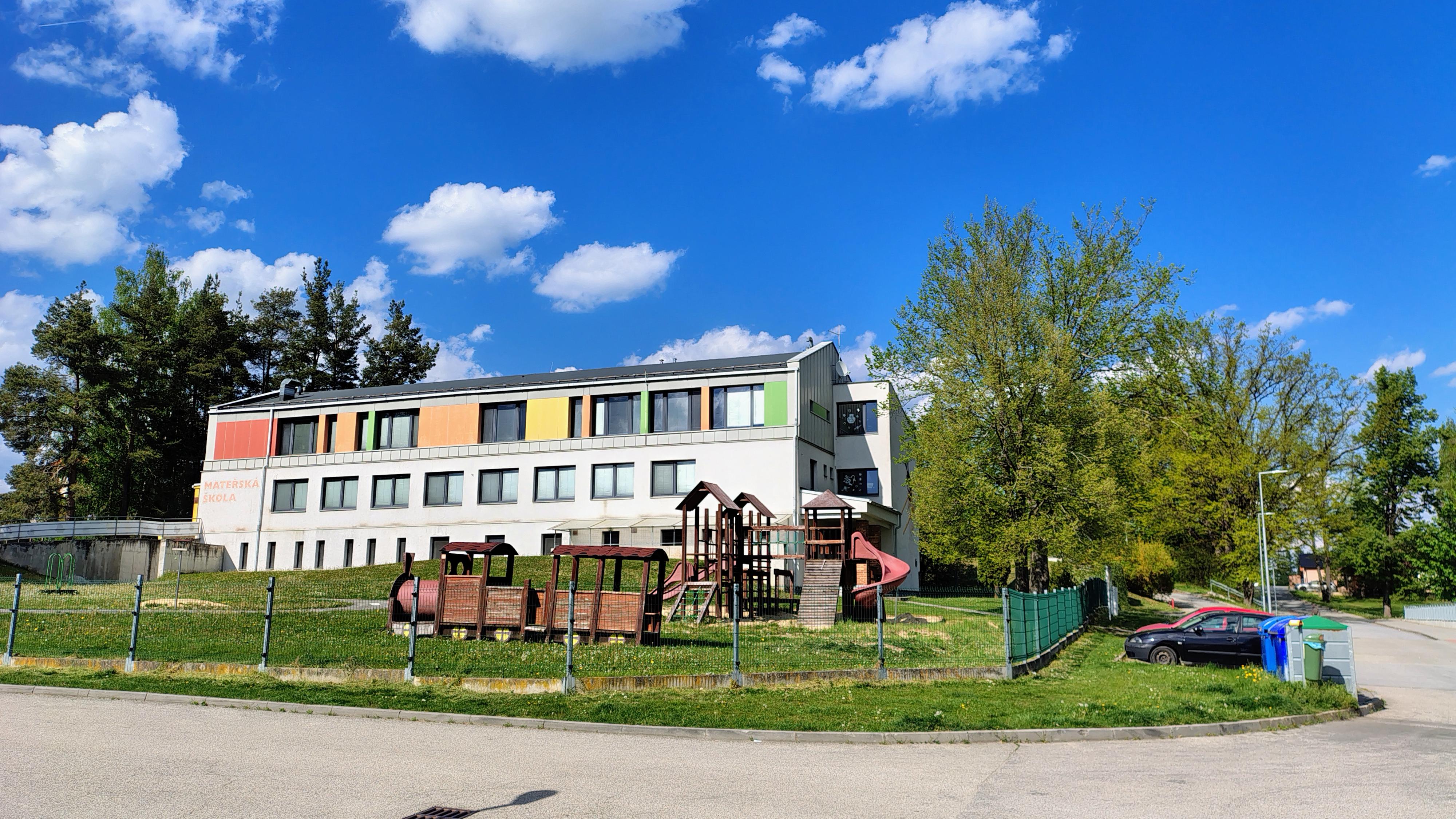 ZŠ, ZUŠ a MŠ Ledenice