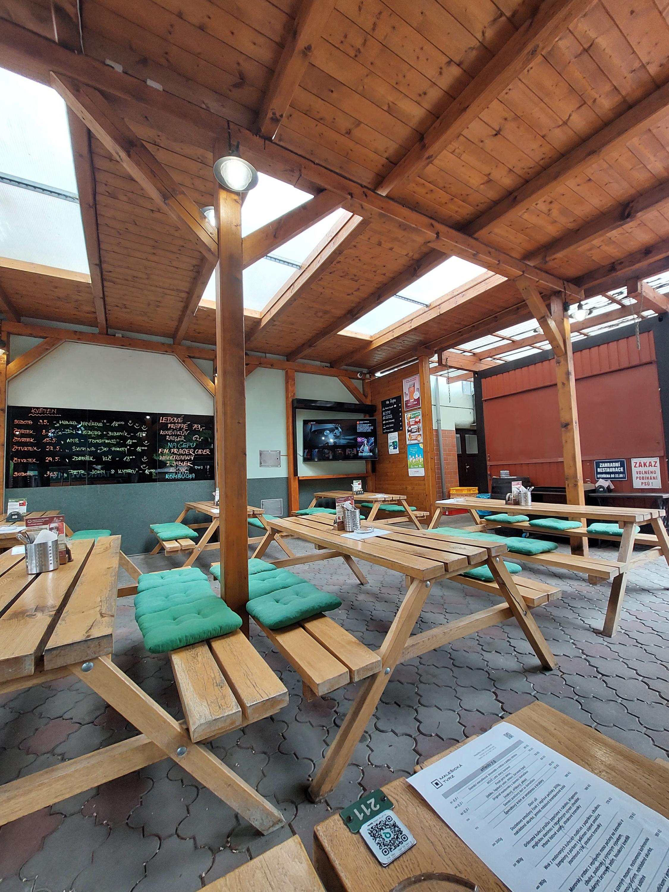 Restaurace Malešická Tvrz foto 3