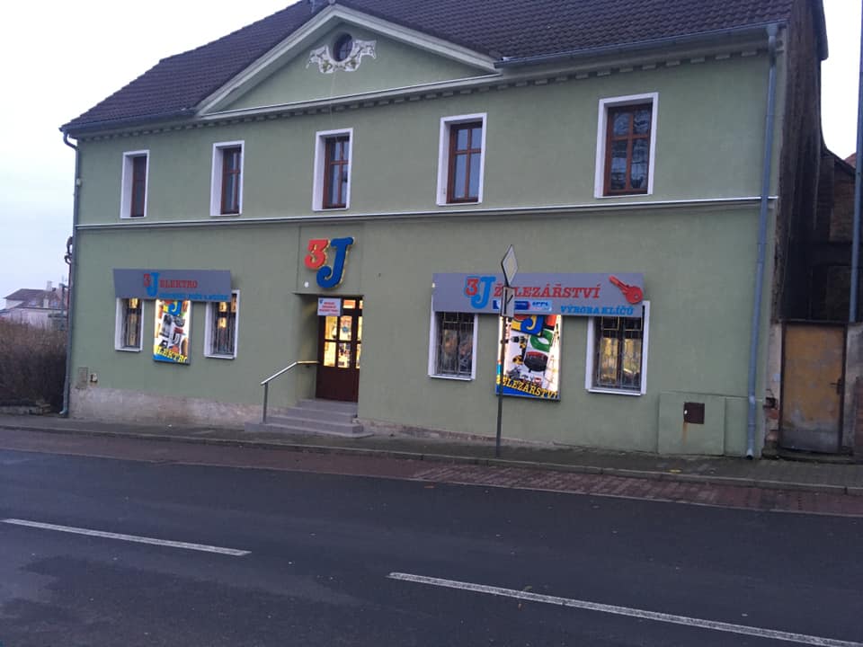 Jan Charvát - 3J ELEKTRONIKA