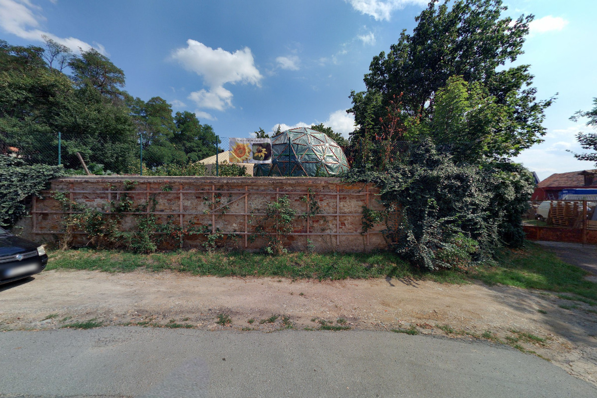 VČELÍ KRUHOVÉ CENTRUM STOLIŇ