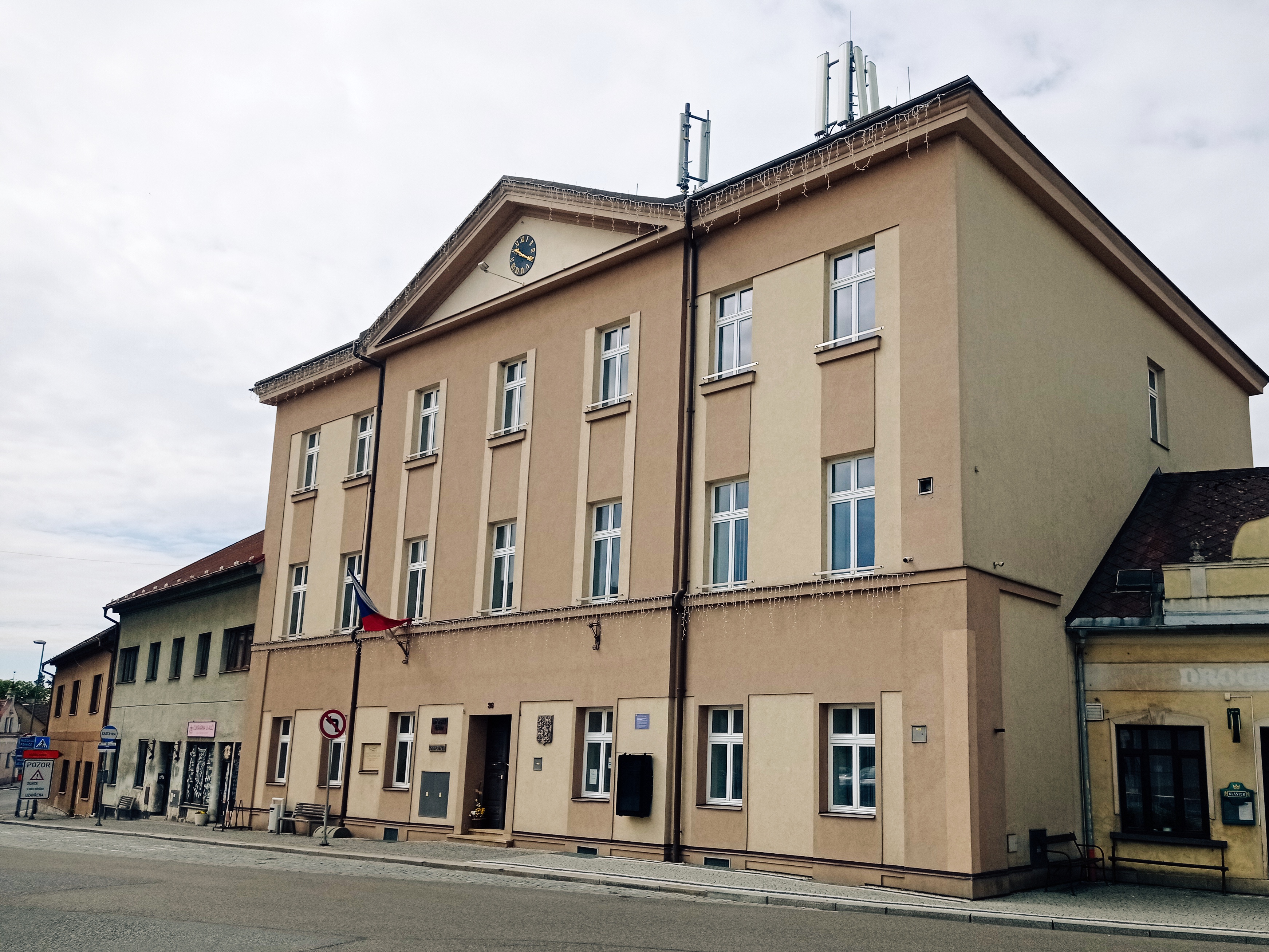 Libáň - městský úřad foto 4