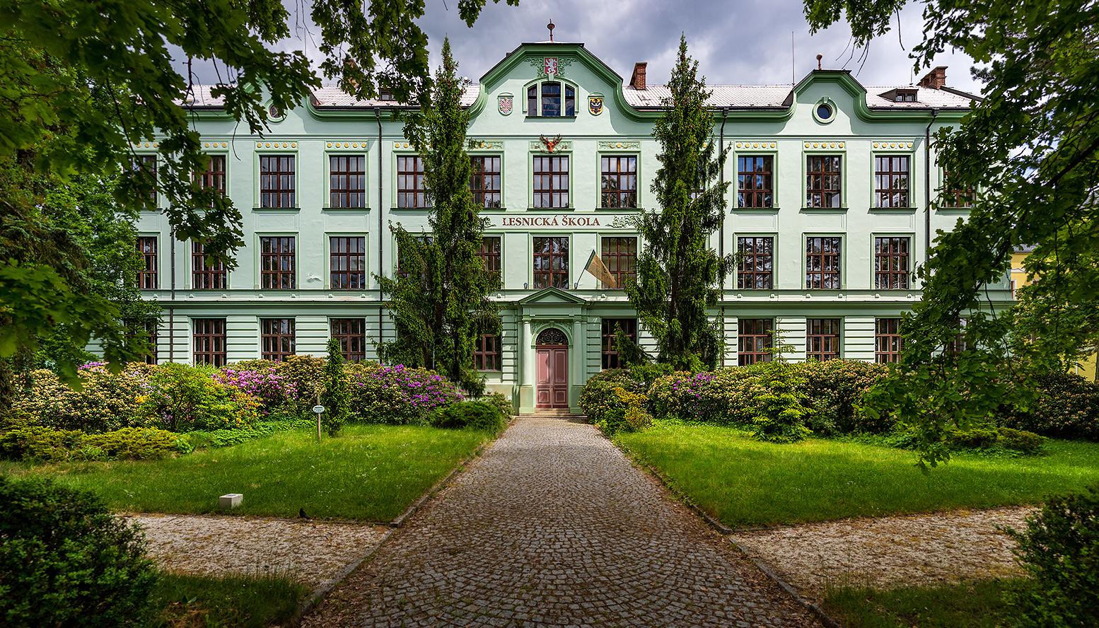 Vyšší odborná škola lesnická a Střední lesnická škola Bedřicha Schwarzenberga, Písek, Lesnická 55 foto 2