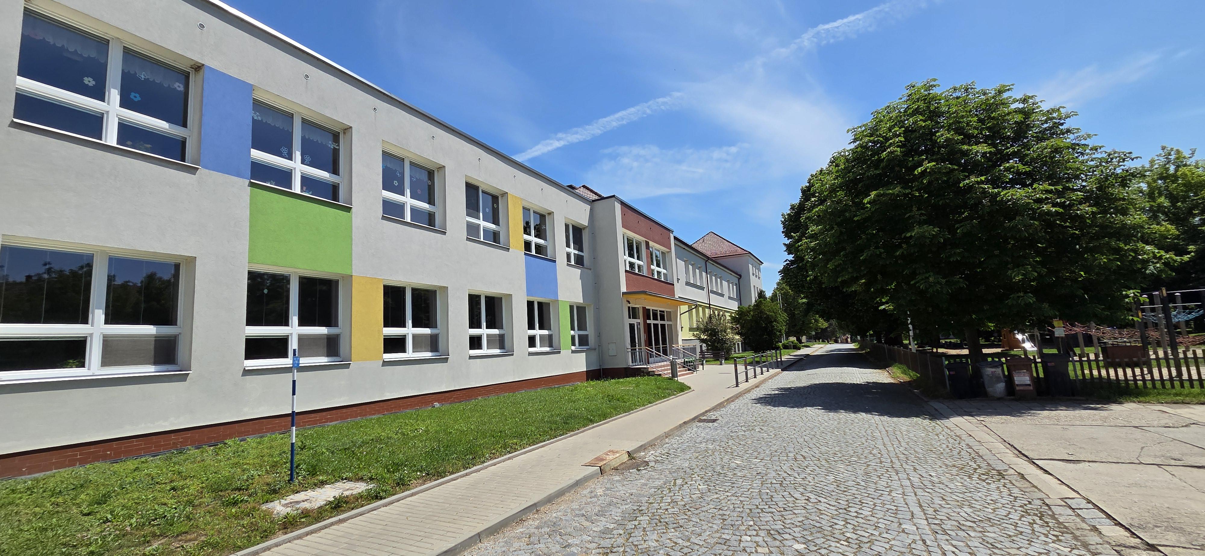 Základní škola T.G.Masaryka Šardice, okres Hodonín foto 3