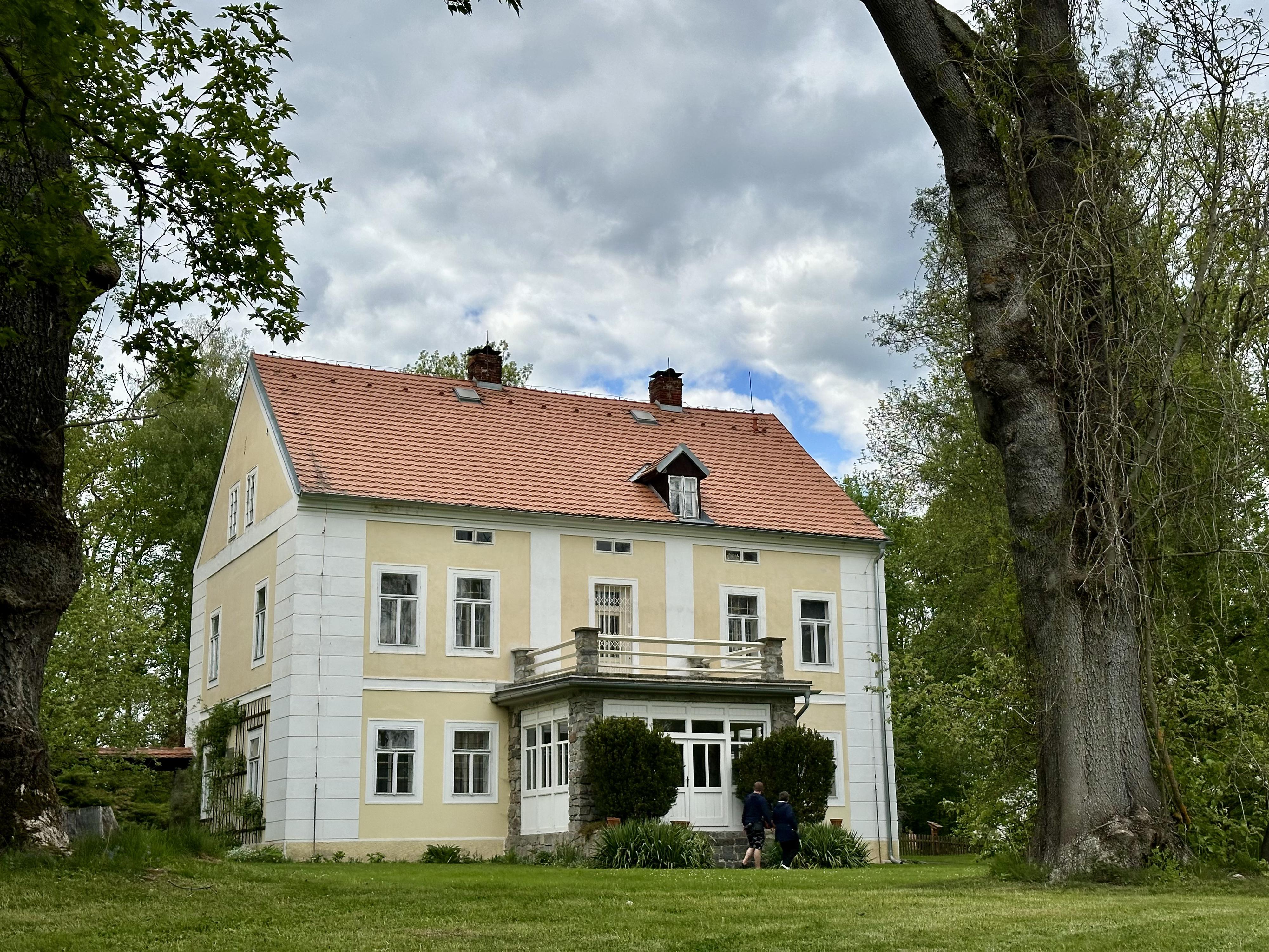 Památník Karla Čapka ve Staré Huti u Dobříše foto 4