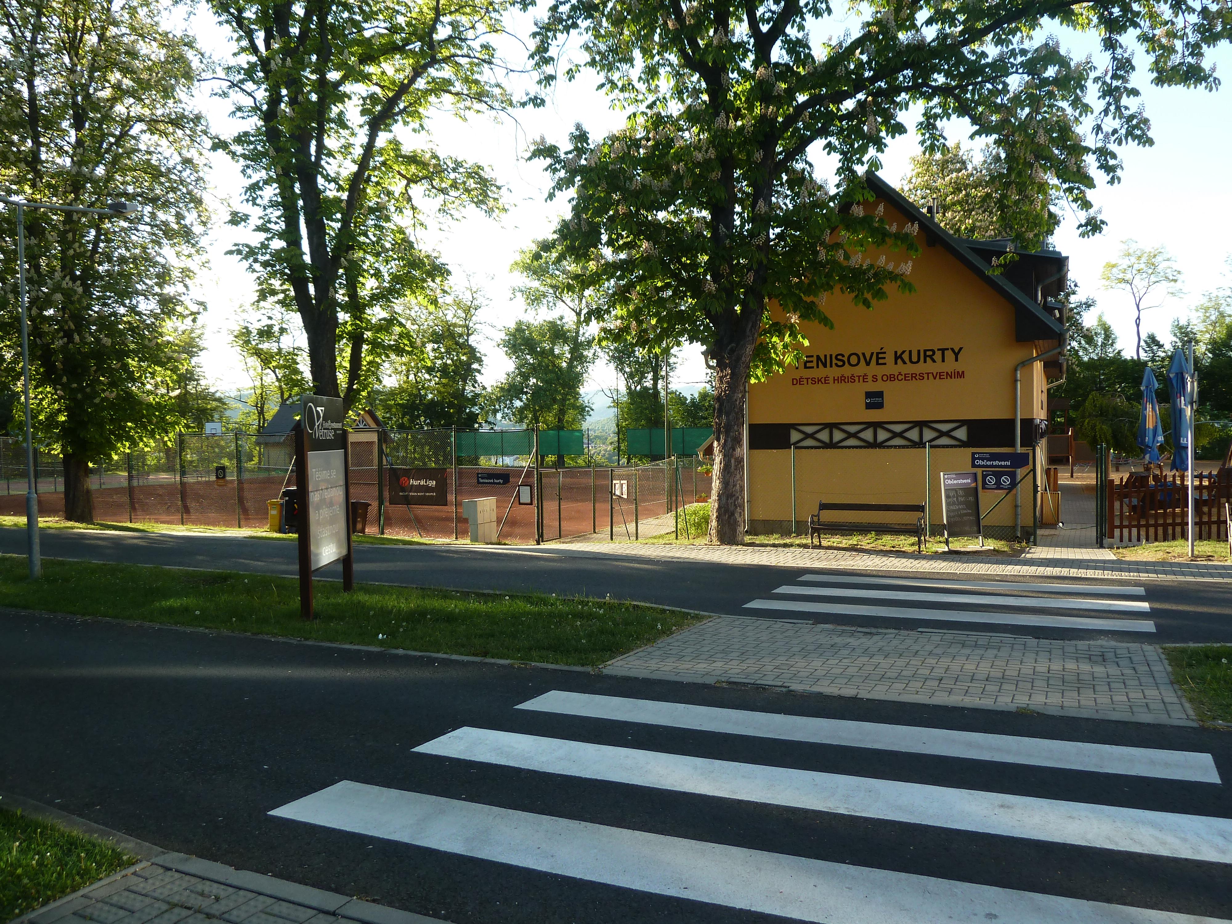 Areál Větruše - tenisové kurty foto 3