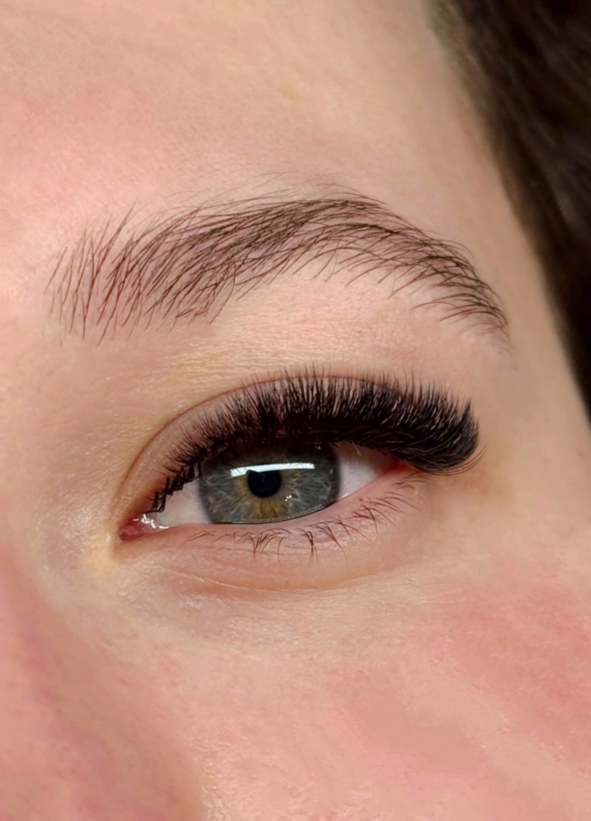 Prodlužování řas metodou řasa na řasu