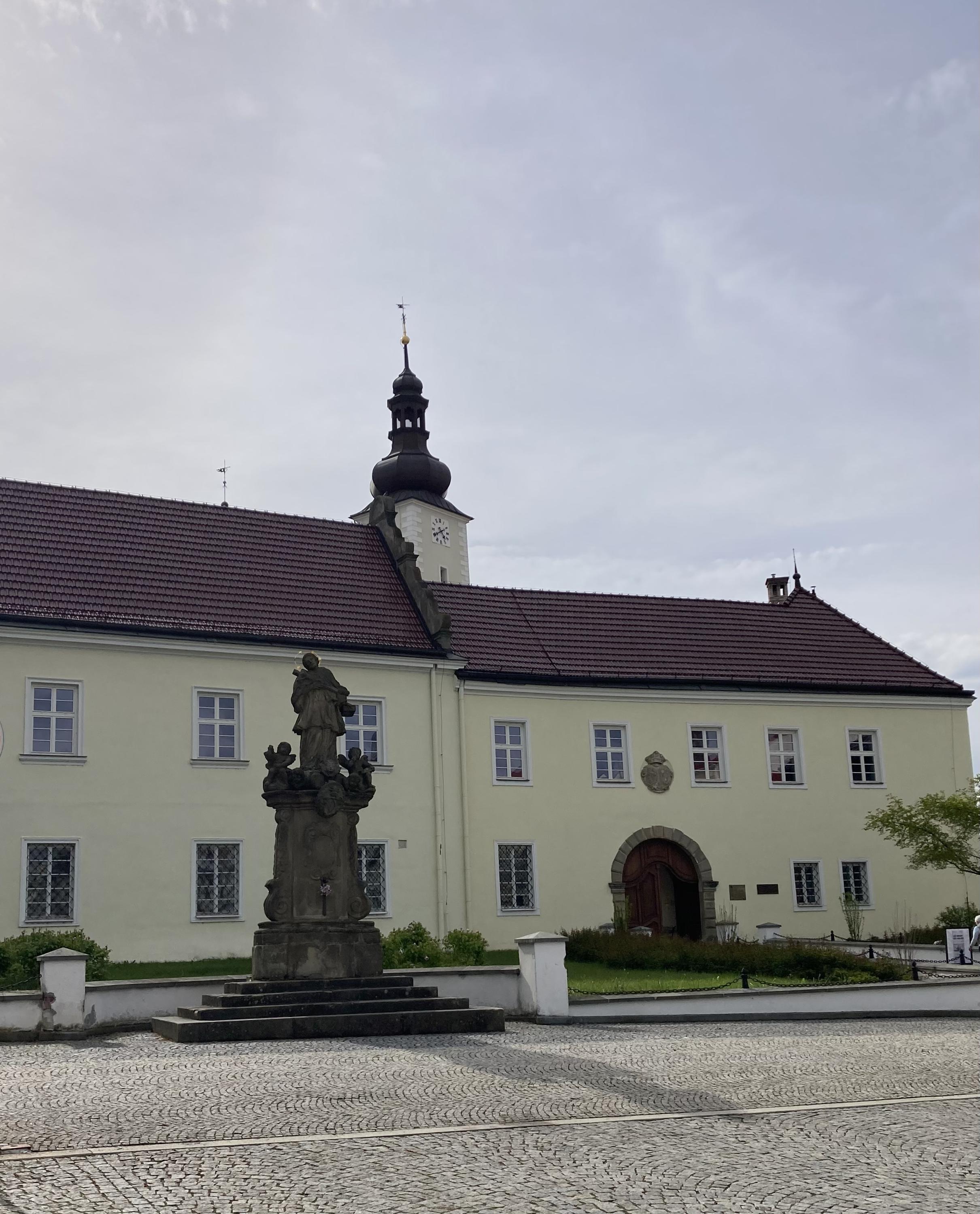 Muzeum Beskyd - Studijní knihovna foto 2