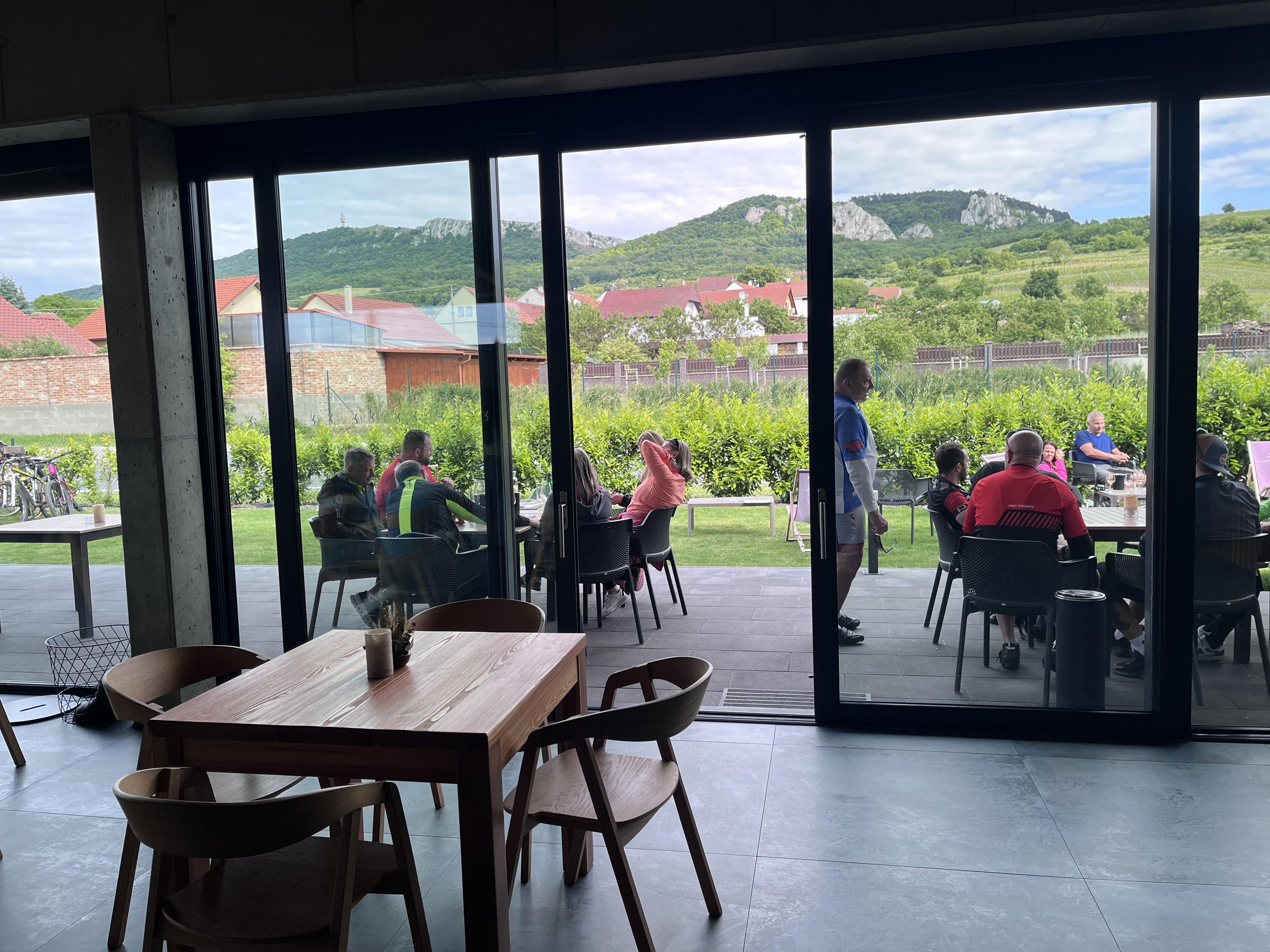 Vinotéka a wine bar Vinařství Červinka foto 3