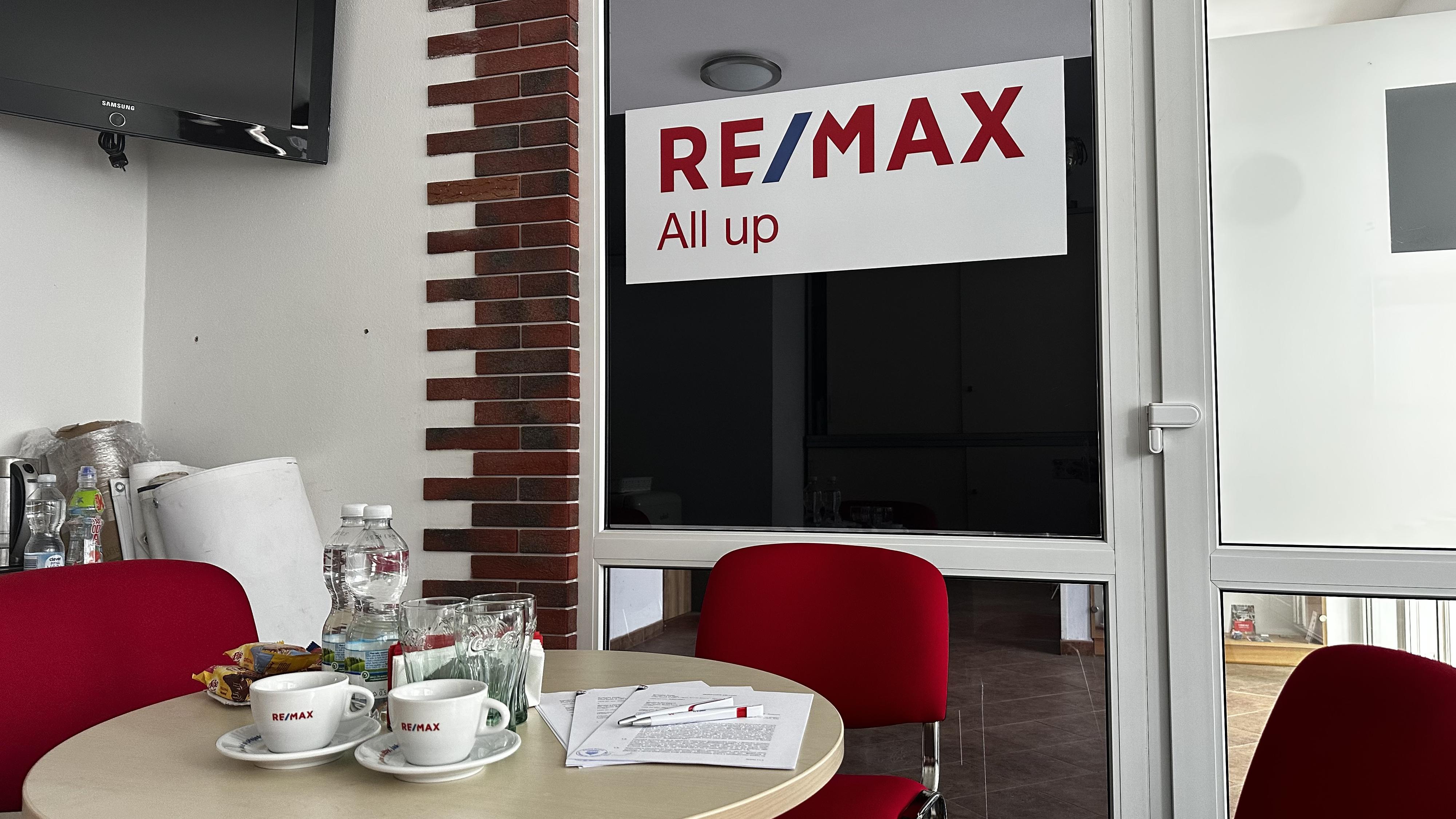 Zuzana Železná - realitní makléřka v REMAX All Up foto 3