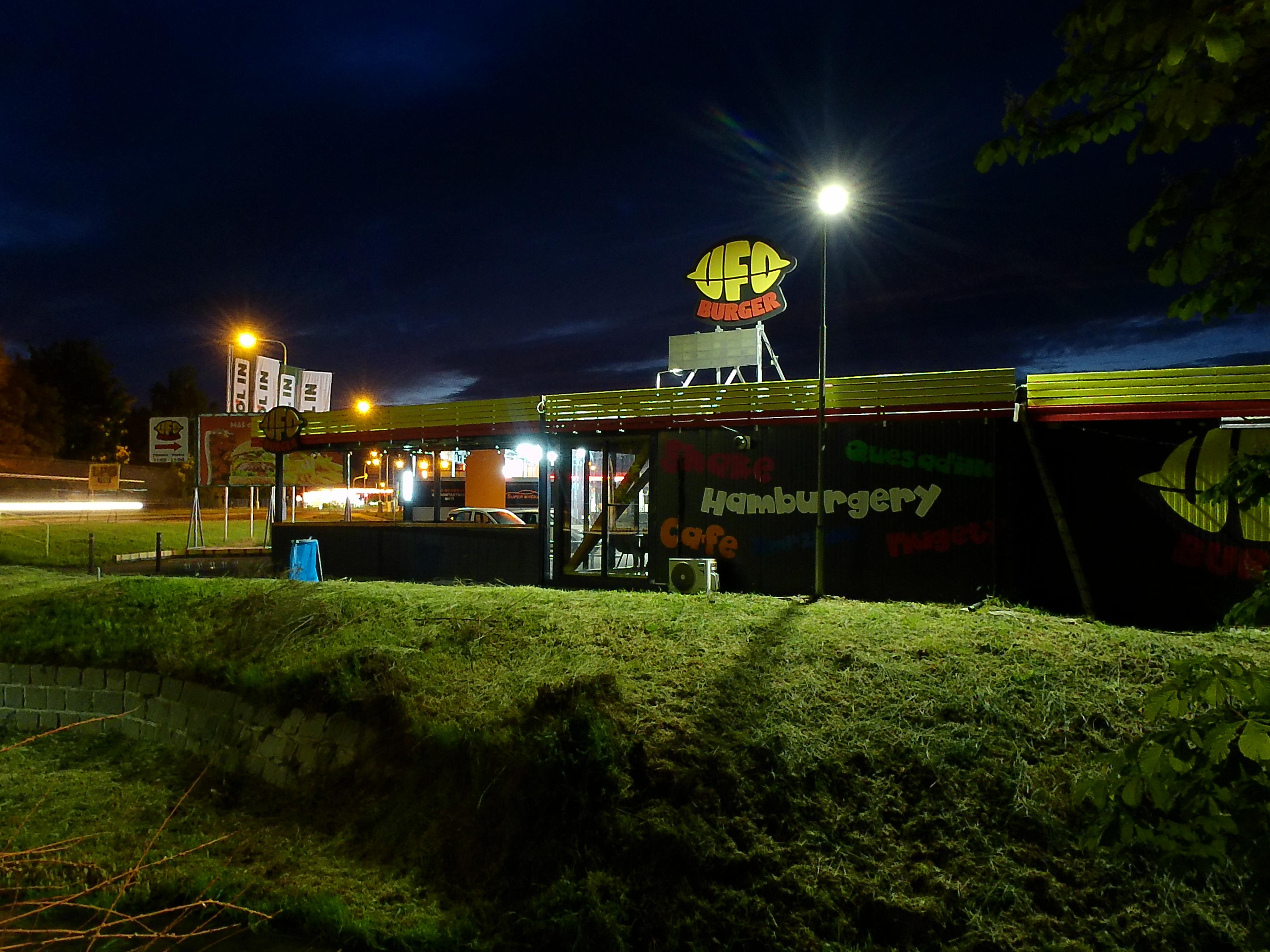 UFO Burger foto 3