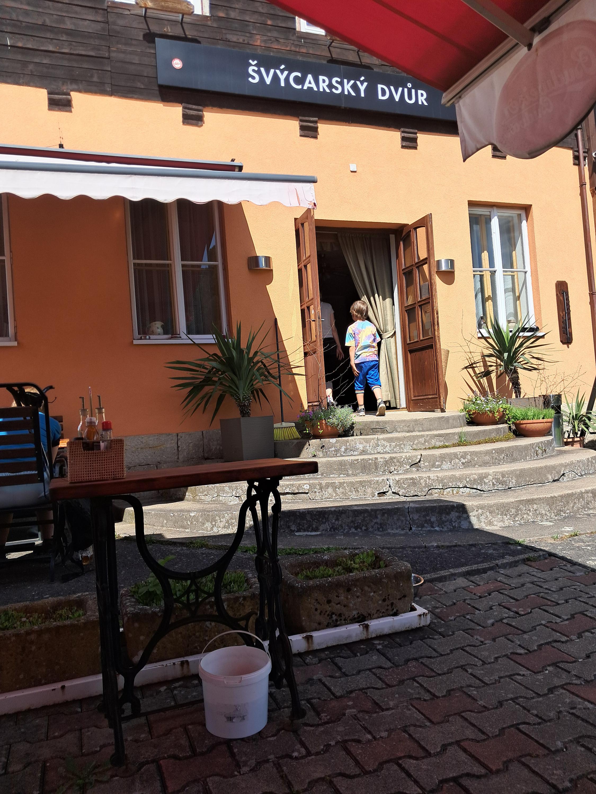 Restaurace Penzionu Švýcarský Dvůr foto 3