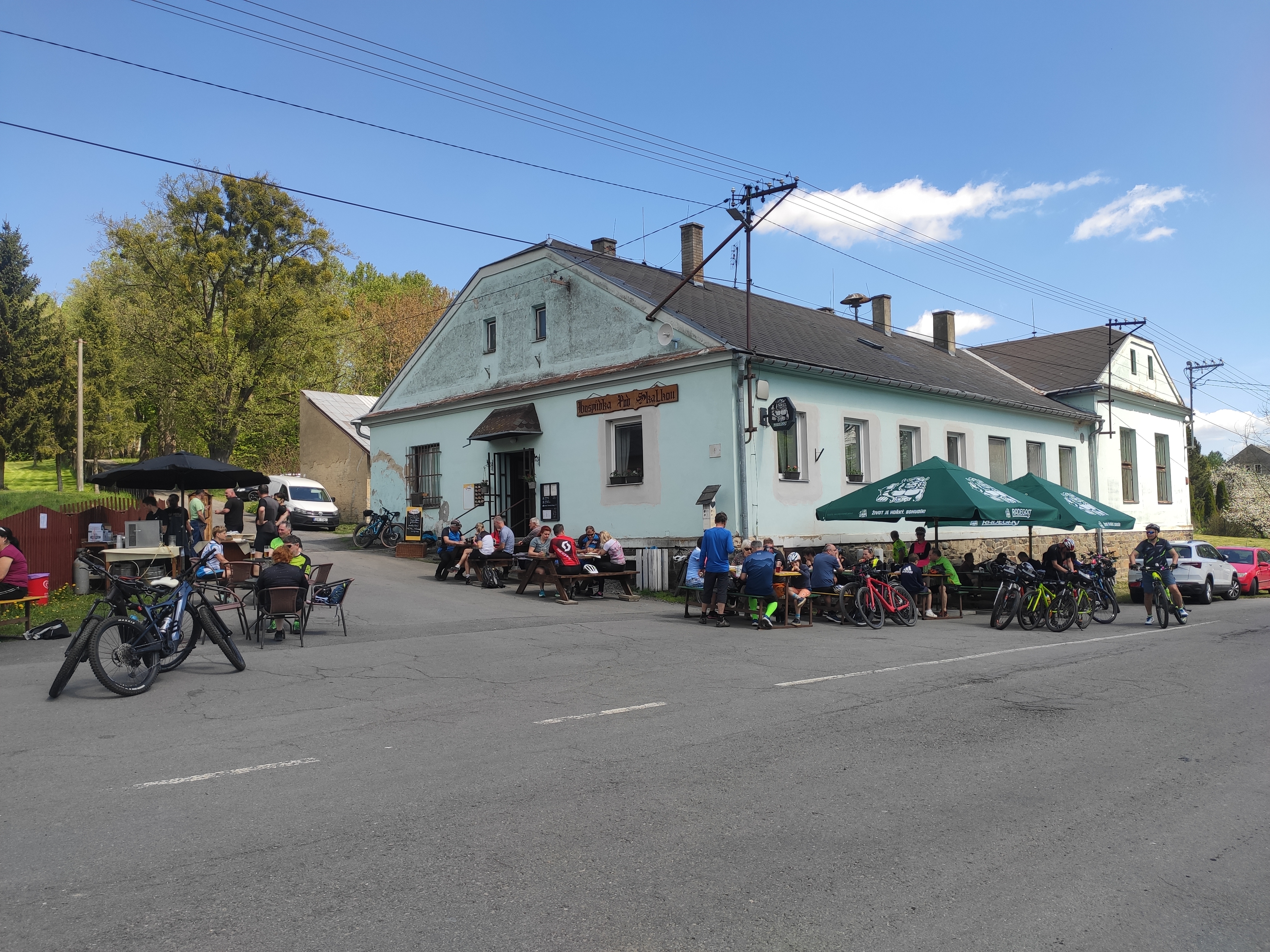 Hospůdka pod skalkou