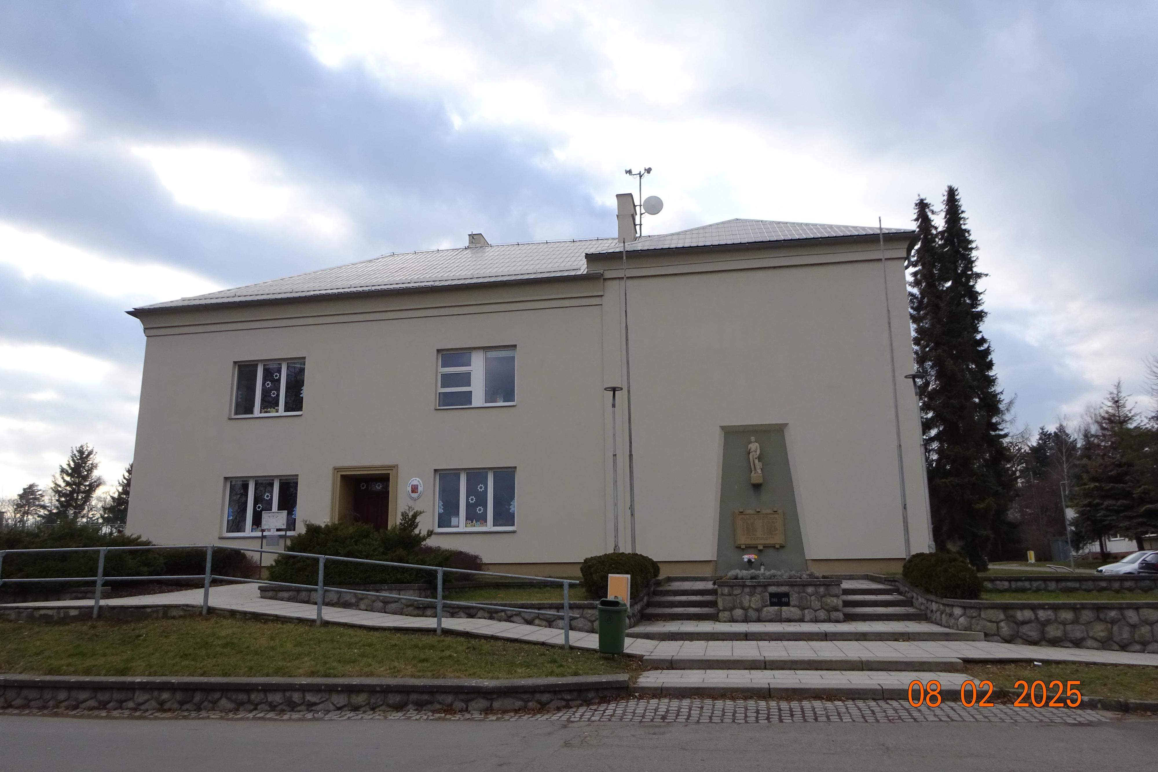 ZŠ Kožušany - Tážaly foto 2