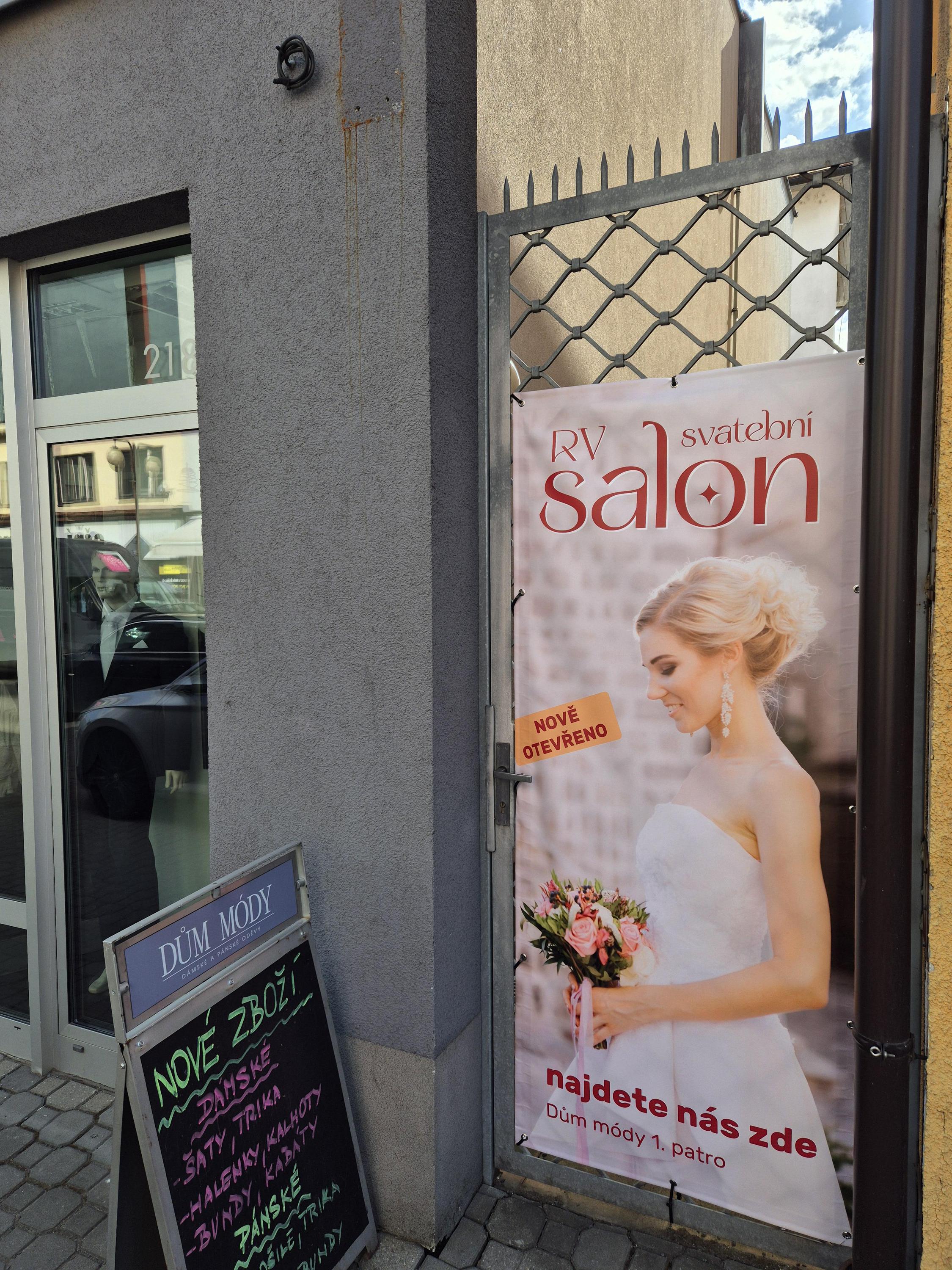 Dům módy Laura Svatební salon foto 2