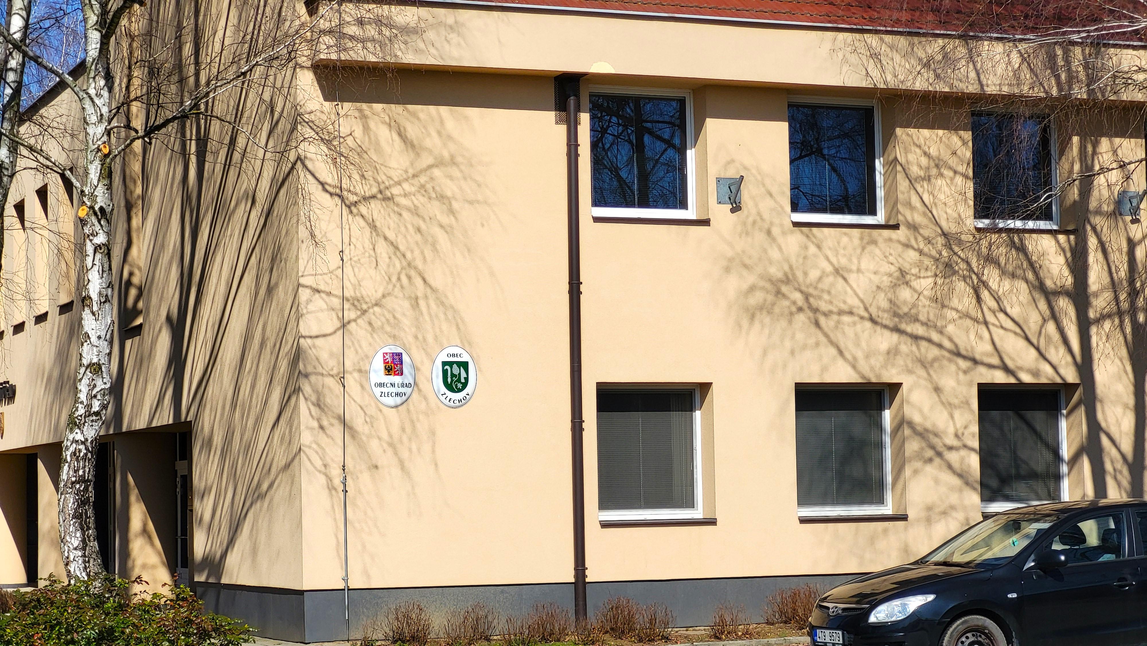 Zlechov - obecní úřad foto 2
