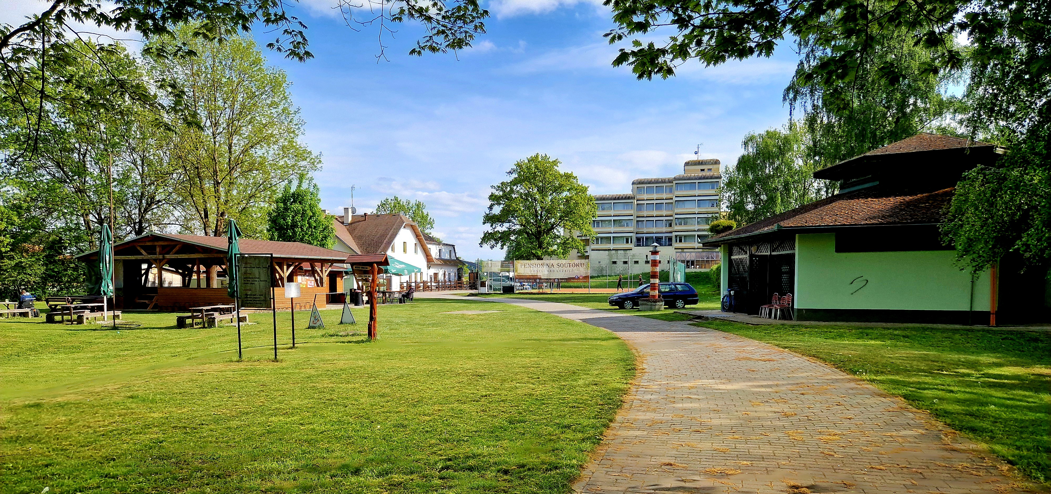 Vodácké tábořiště Ostrov foto 2