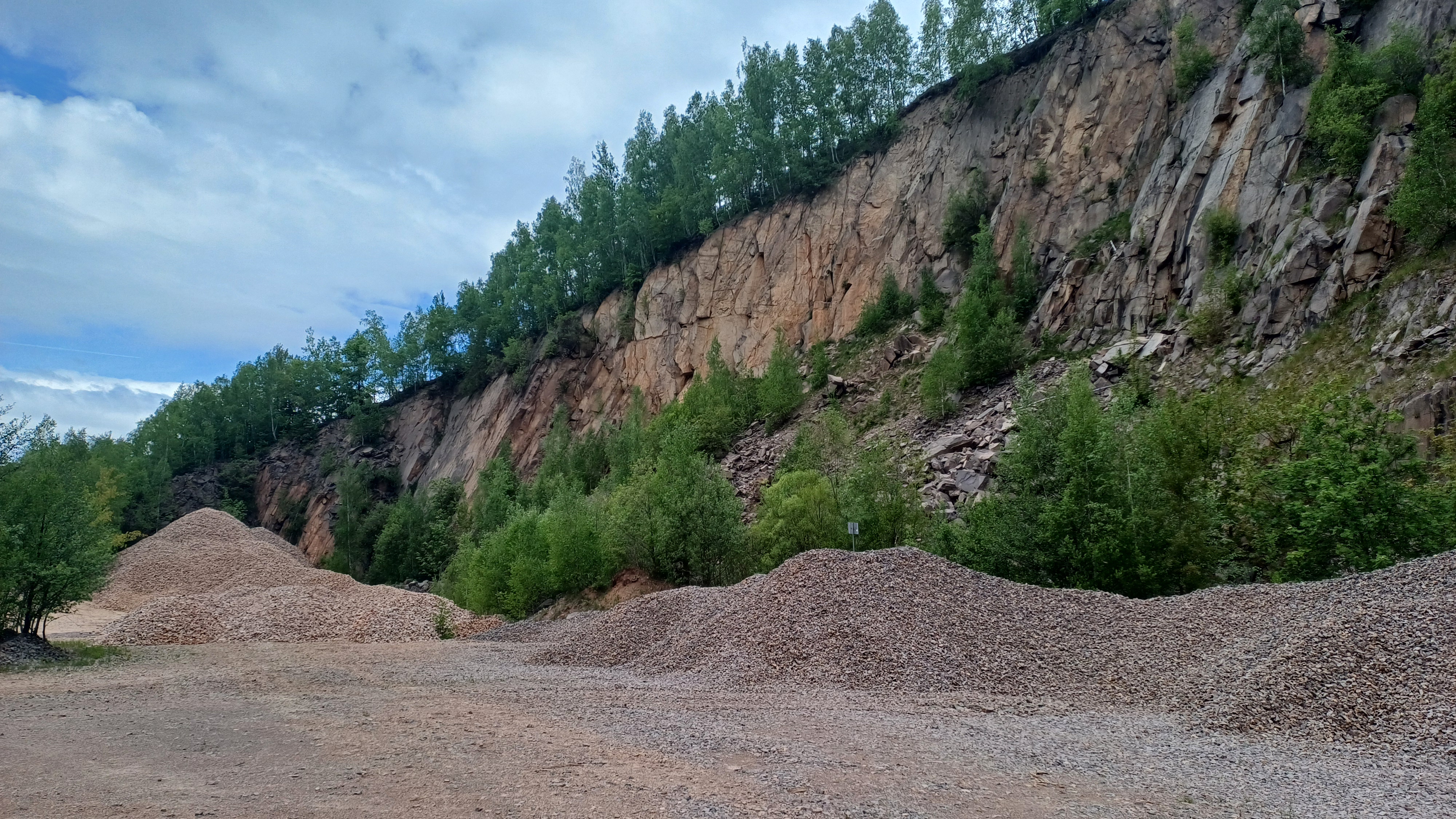 EUROVIA Kamenolomy, a.s. - Lom Královec foto 2