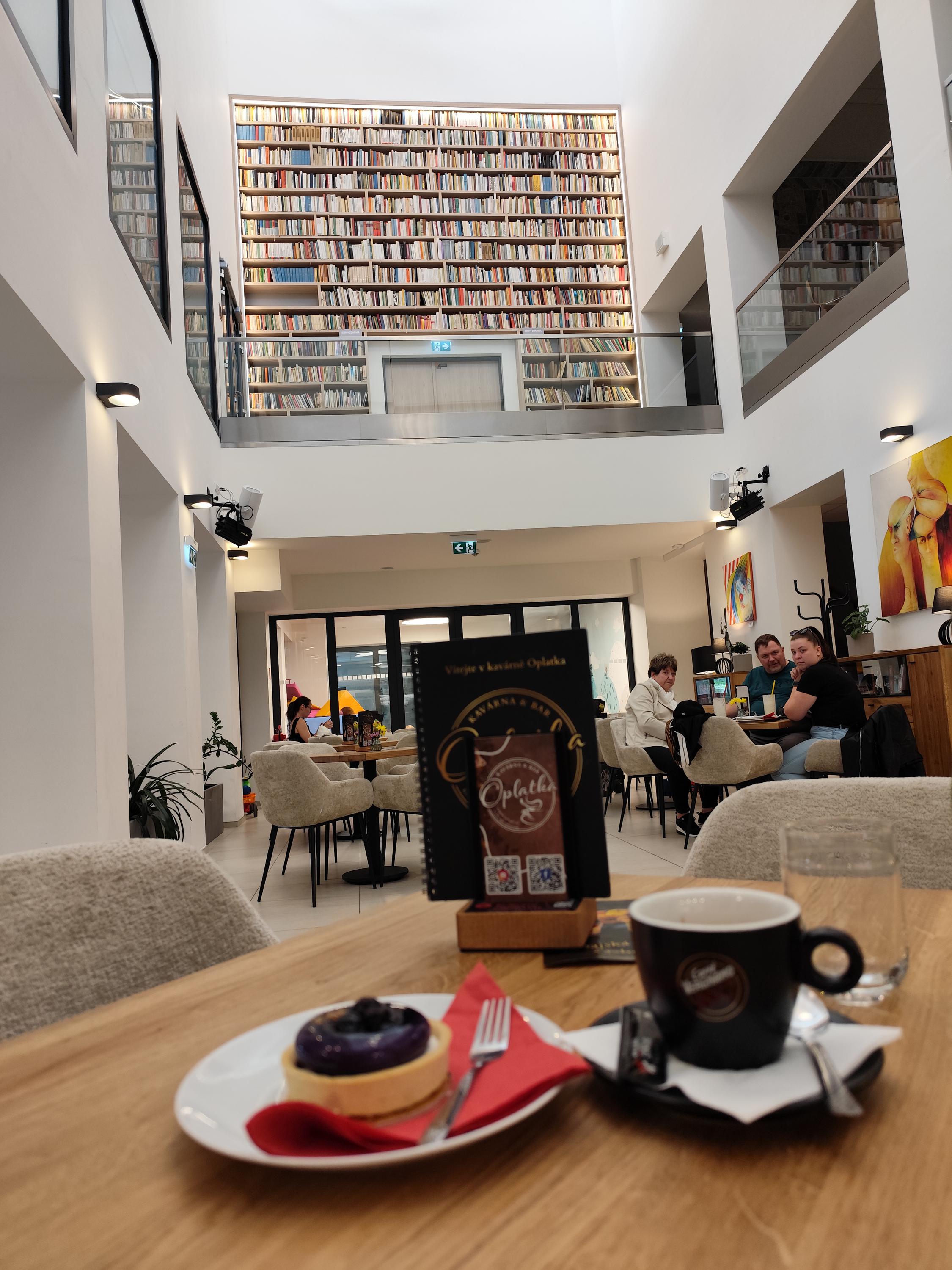 Oplatka kavárna & bar foto 5