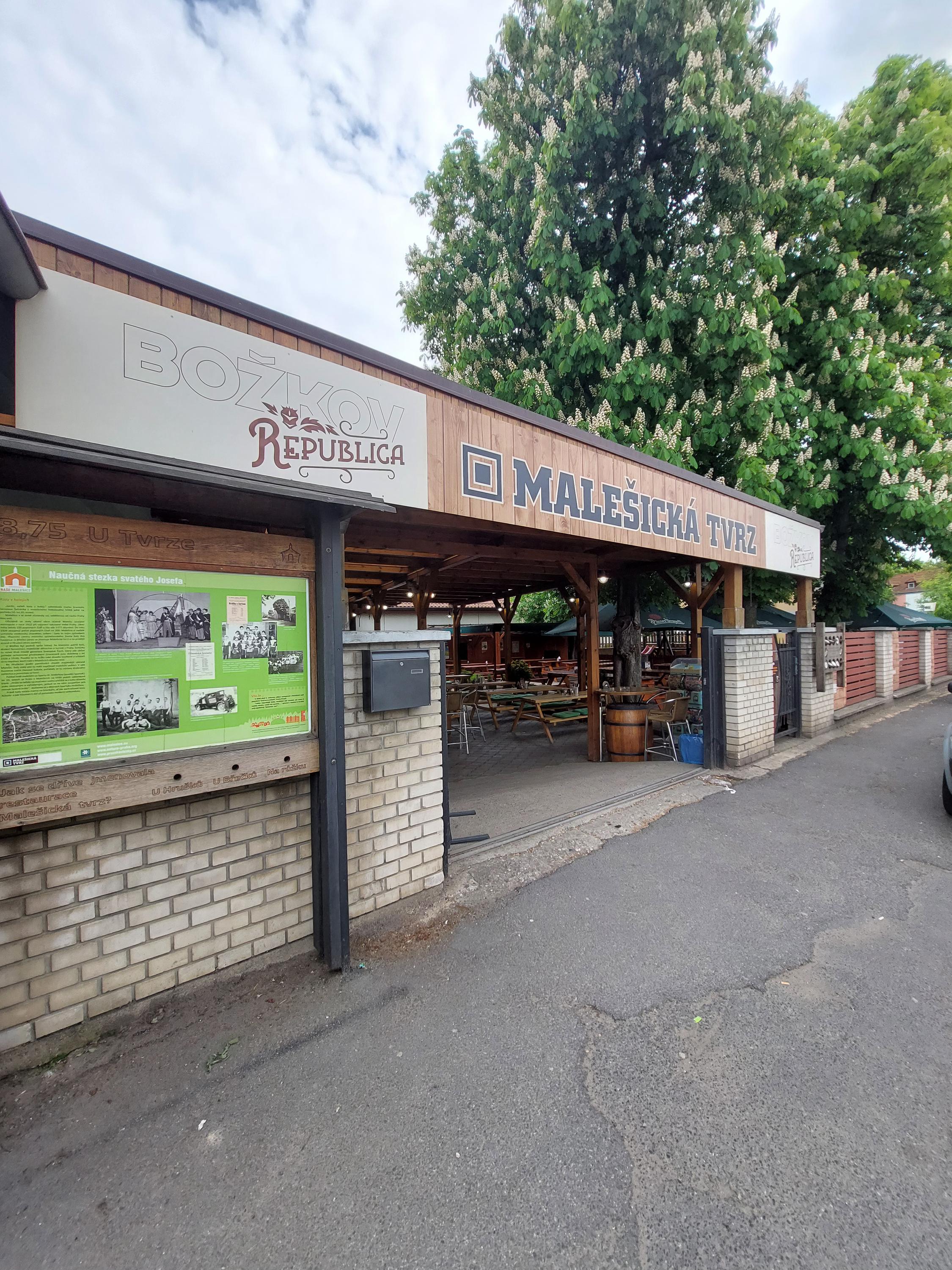 Restaurace Malešická Tvrz foto 6