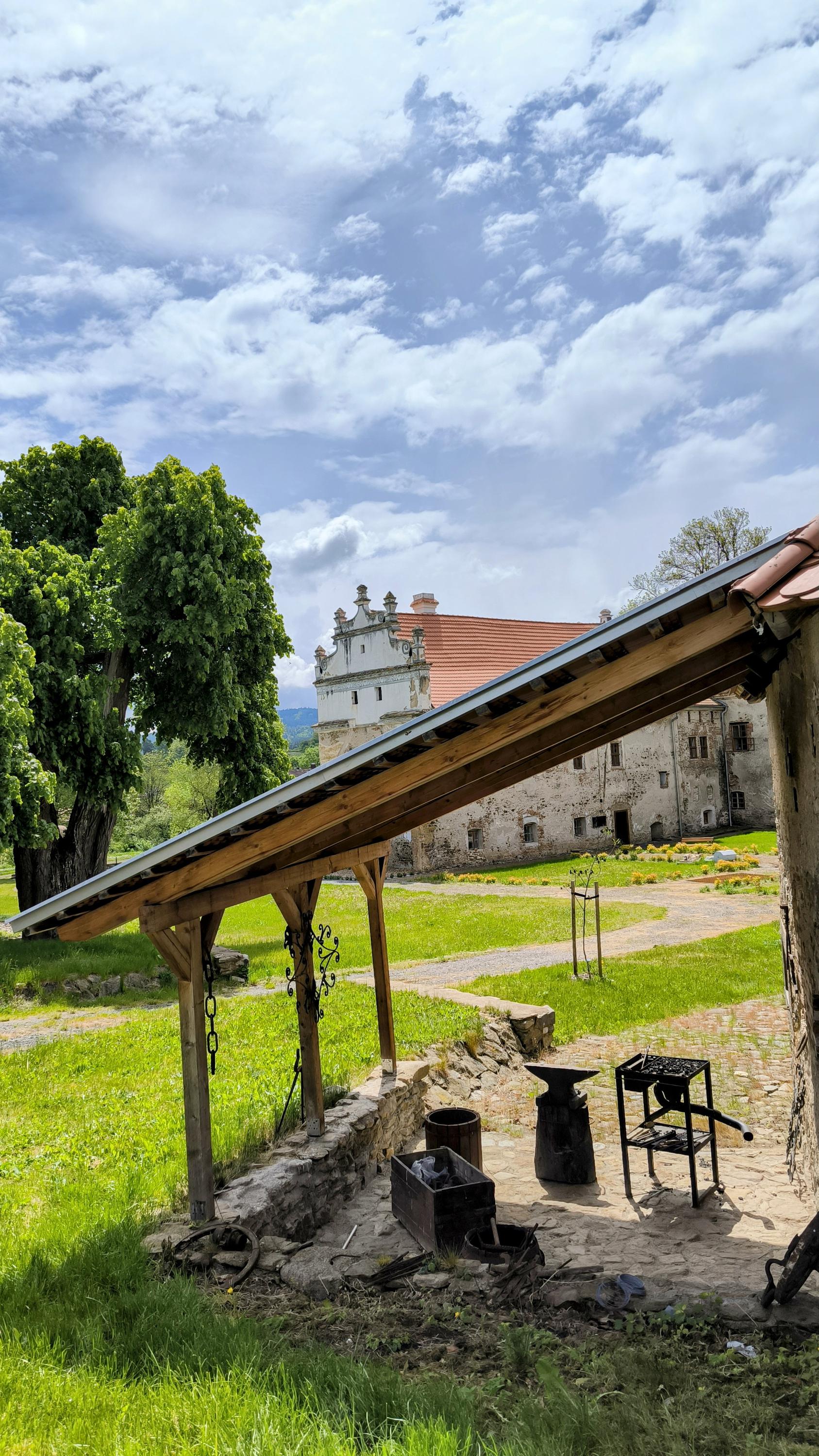 Zámek Mokrosuky foto 3