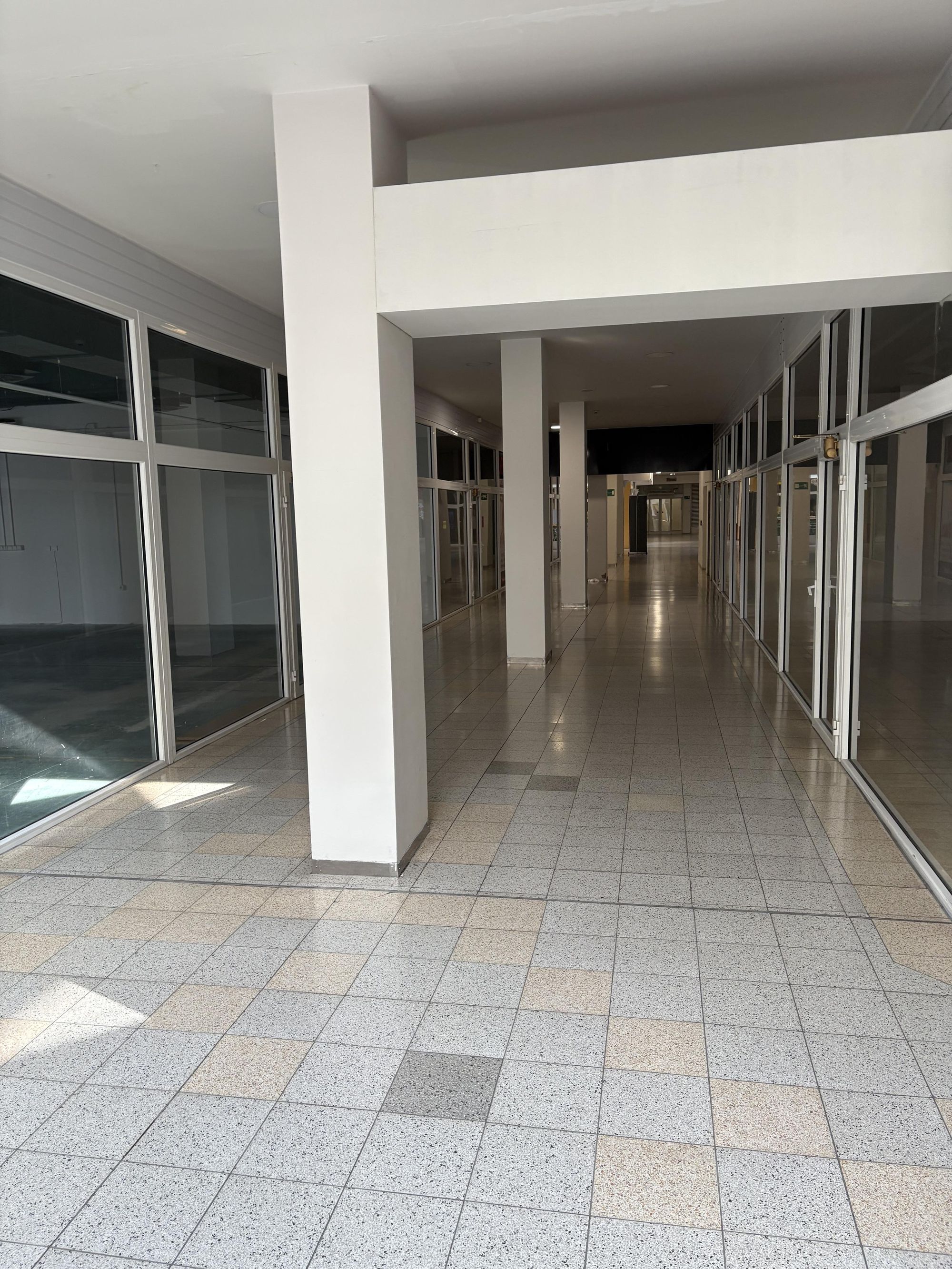 Obchodní centrum Břeclove foto 3