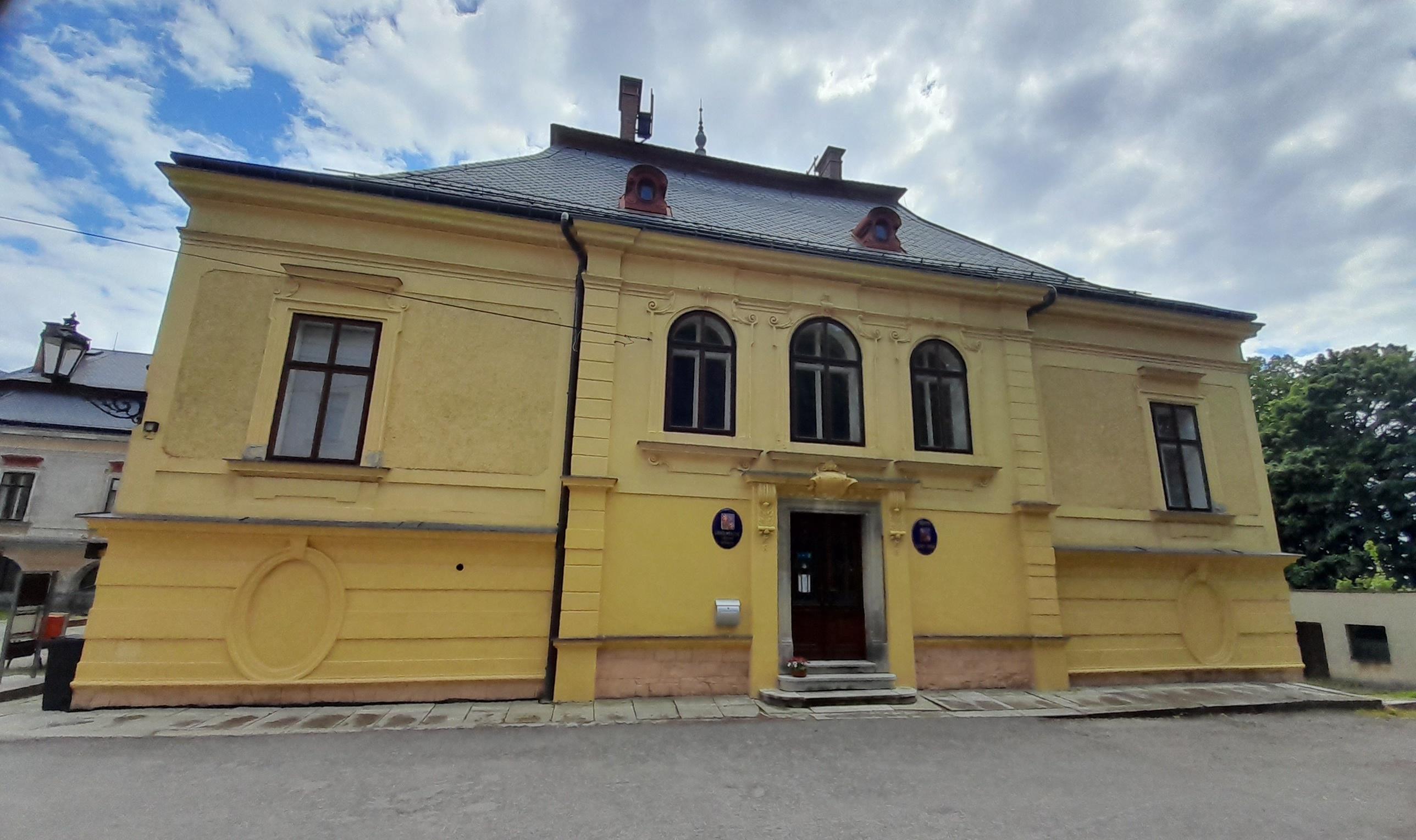 Větrný Jeníkov - úřad městyse foto 5