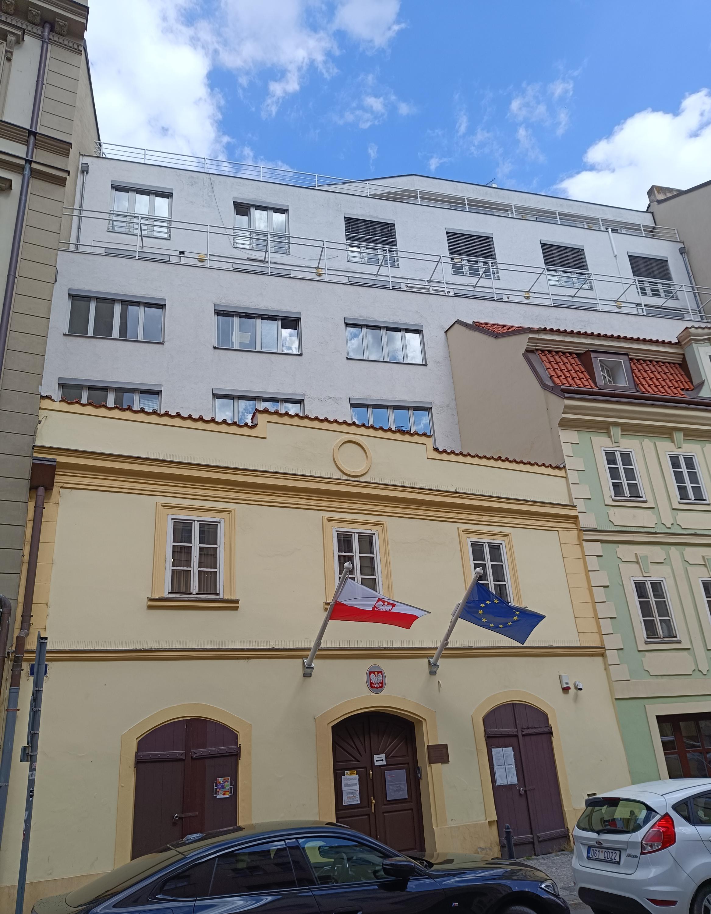 Velvyslanectví Polské republiky - KONZULÁRNÍ ODDĚLENÍ foto 2