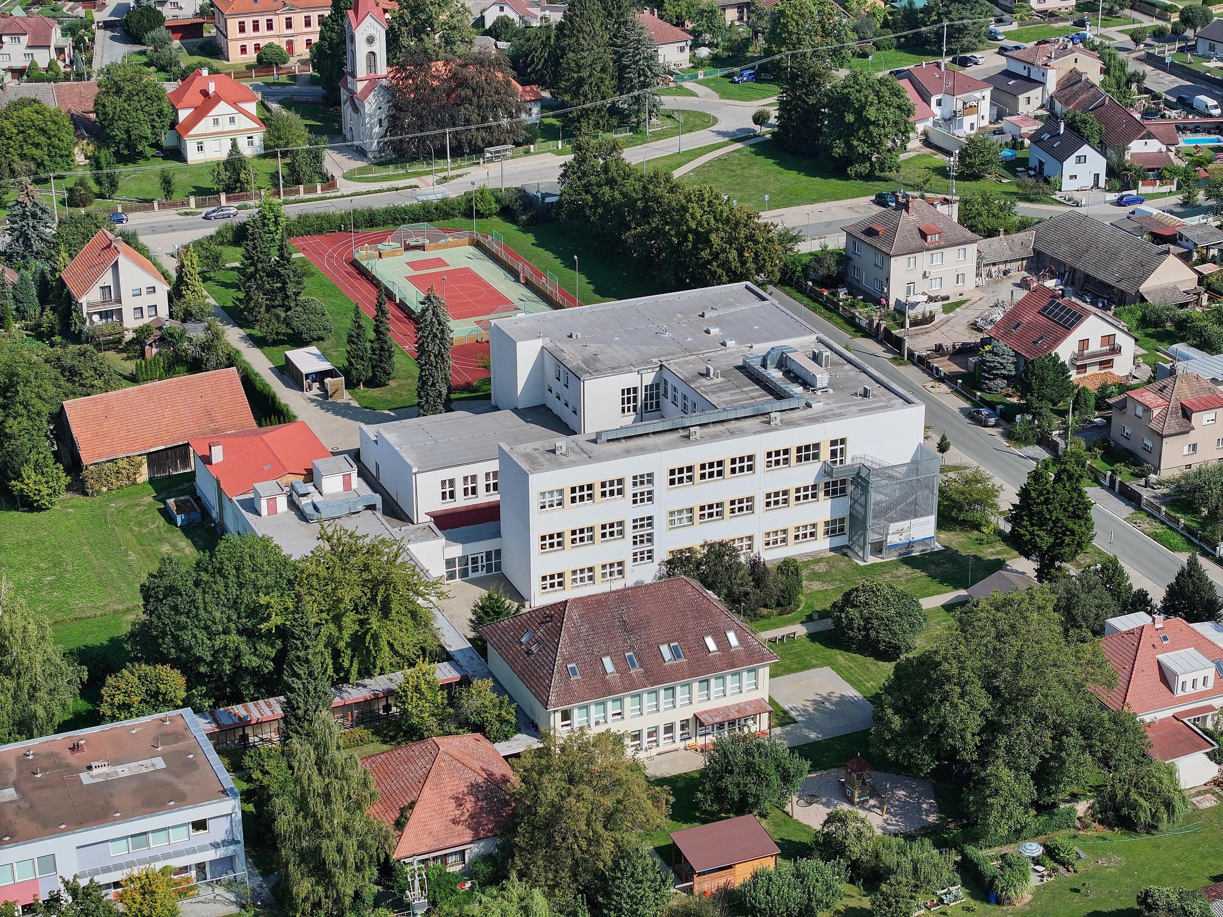 Masarykova jubilejní ZŠ a MŠ Černilov foto 5