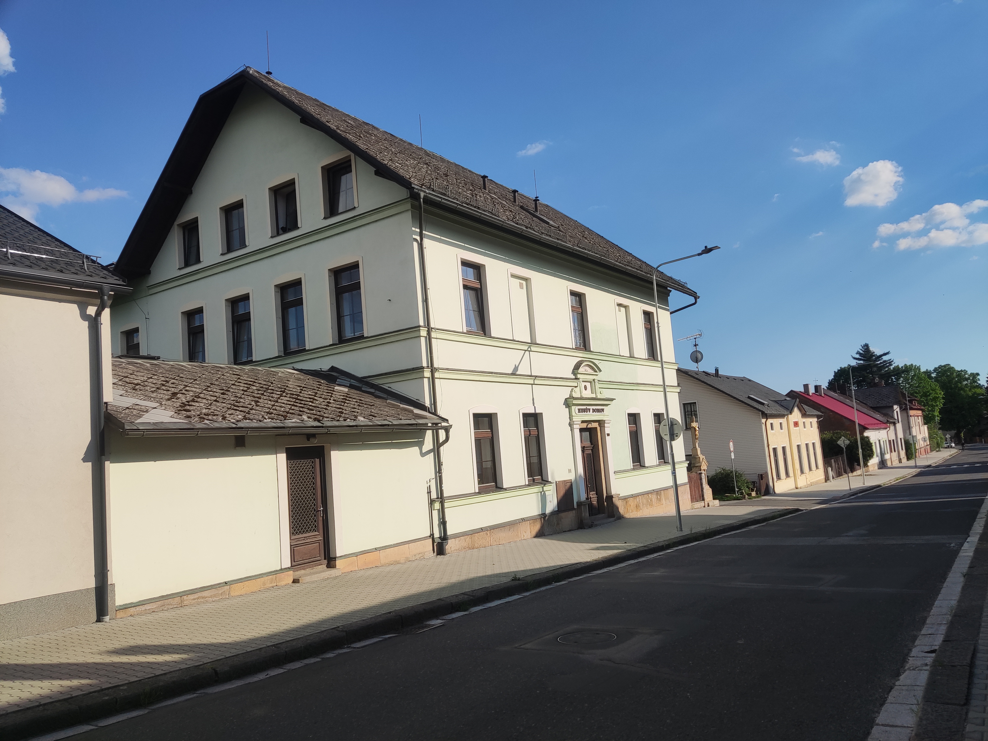 Výchovný ústav Husův domov a školní jídelna Dvůr Králové nad Labem