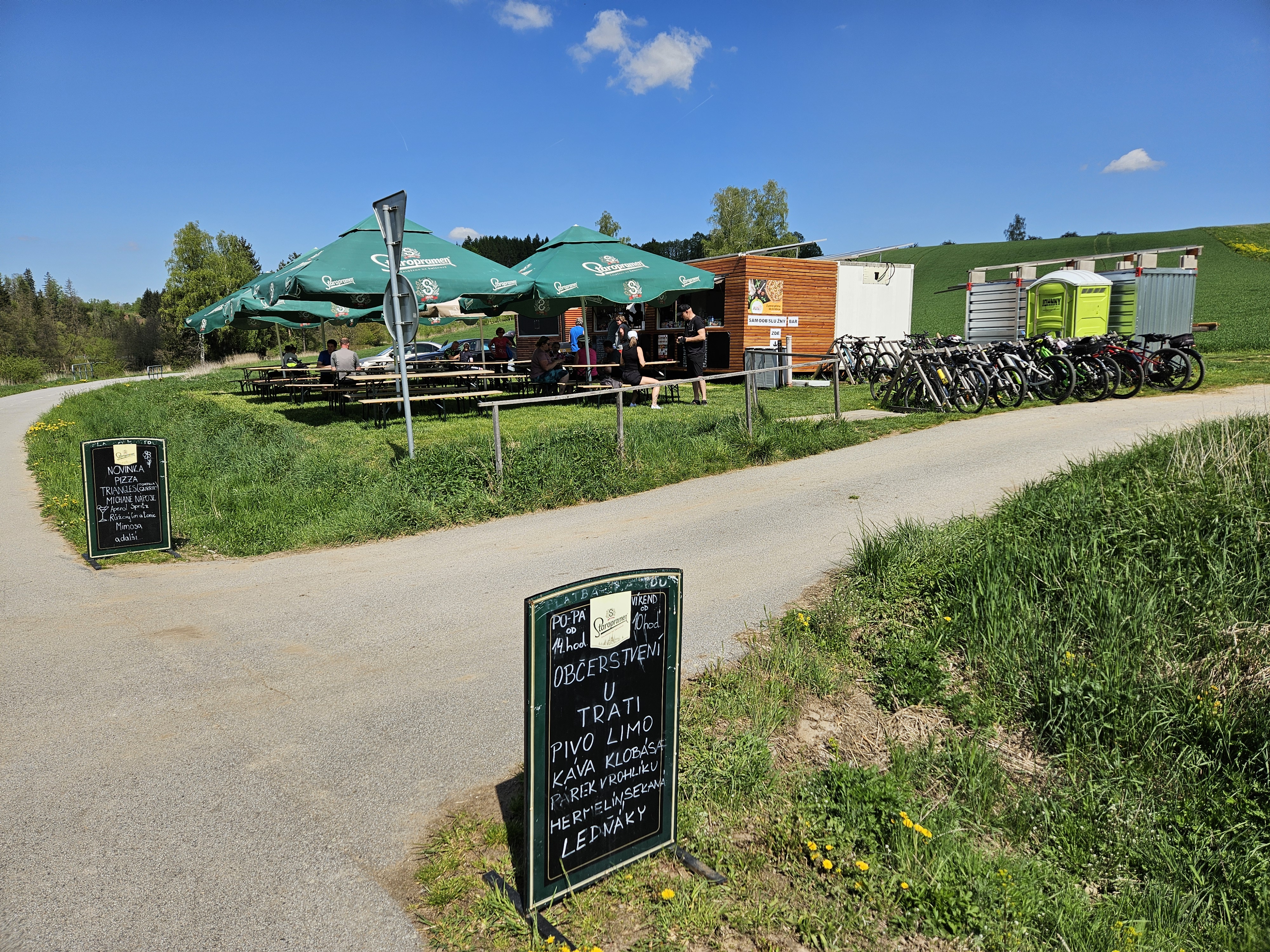 Občerstvení u Trati foto 2