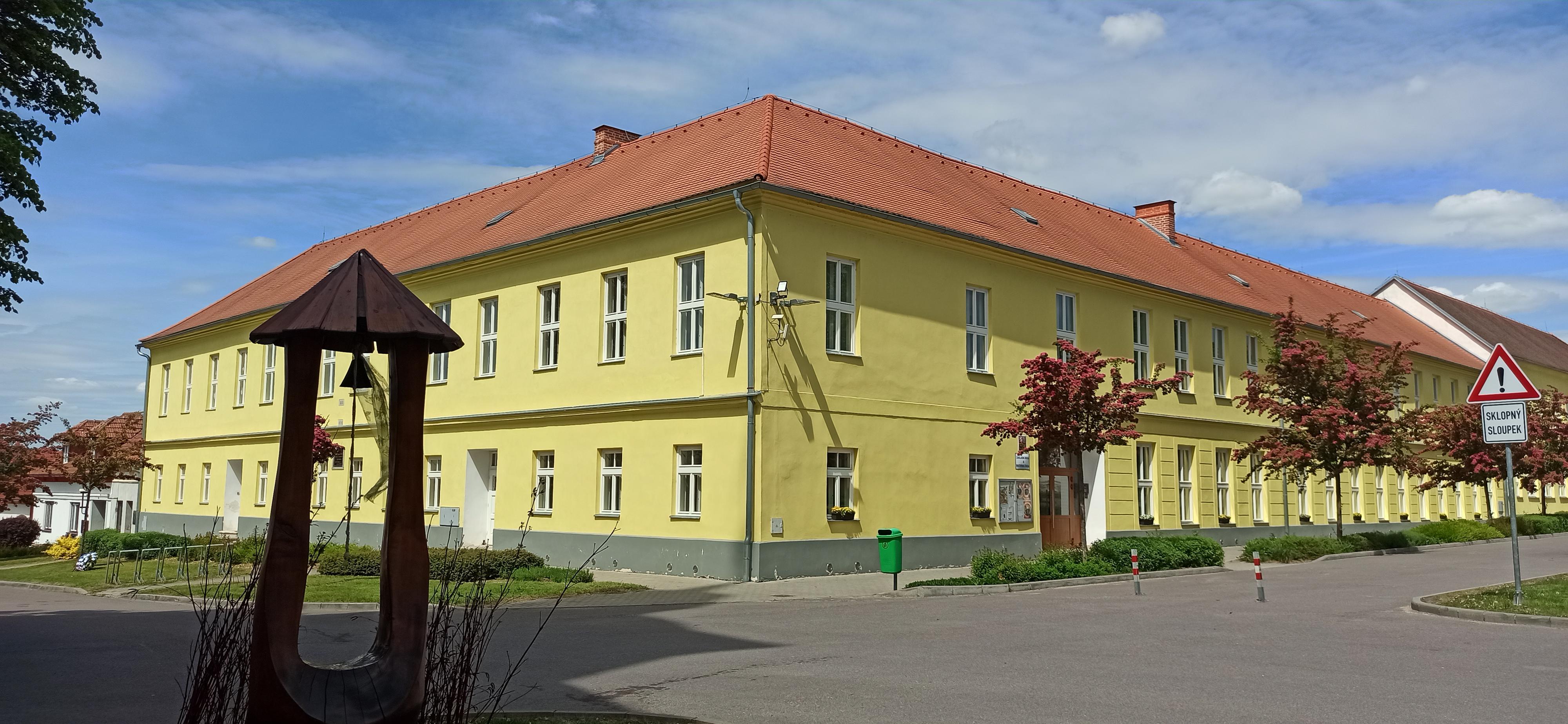 ZŠ a MŠ, Jevišovice foto 2