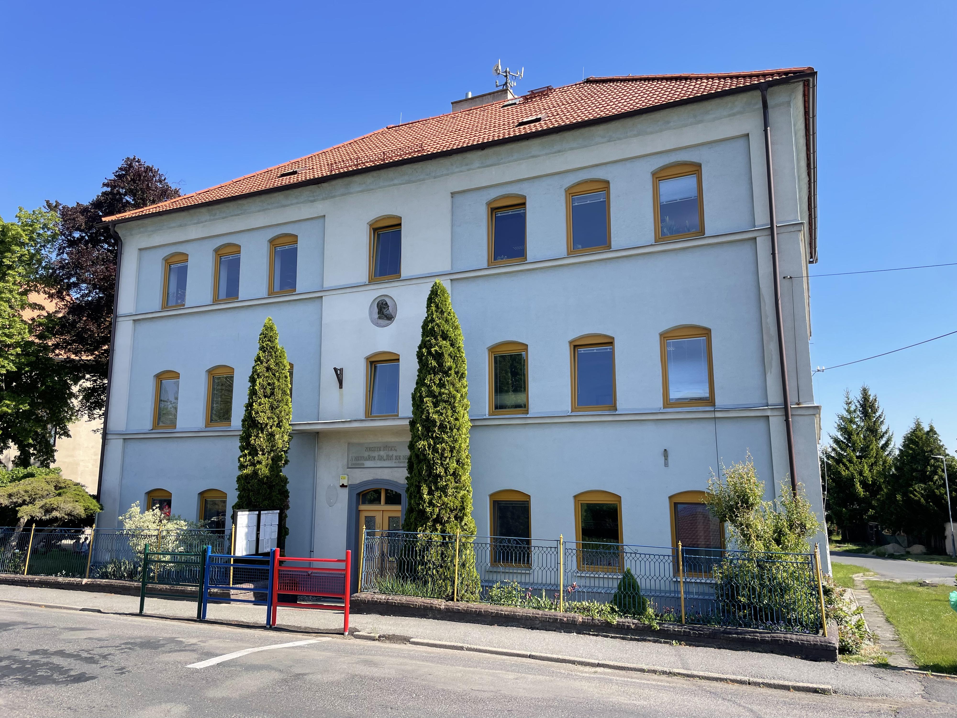 Základní škola a mateřská škola Dolní Slivno foto 2