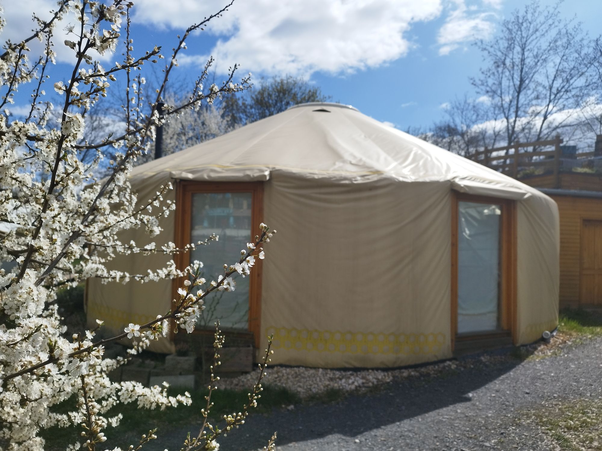 VČELÍ KRUHOVÉ CENTRUM STOLIŇ foto 2