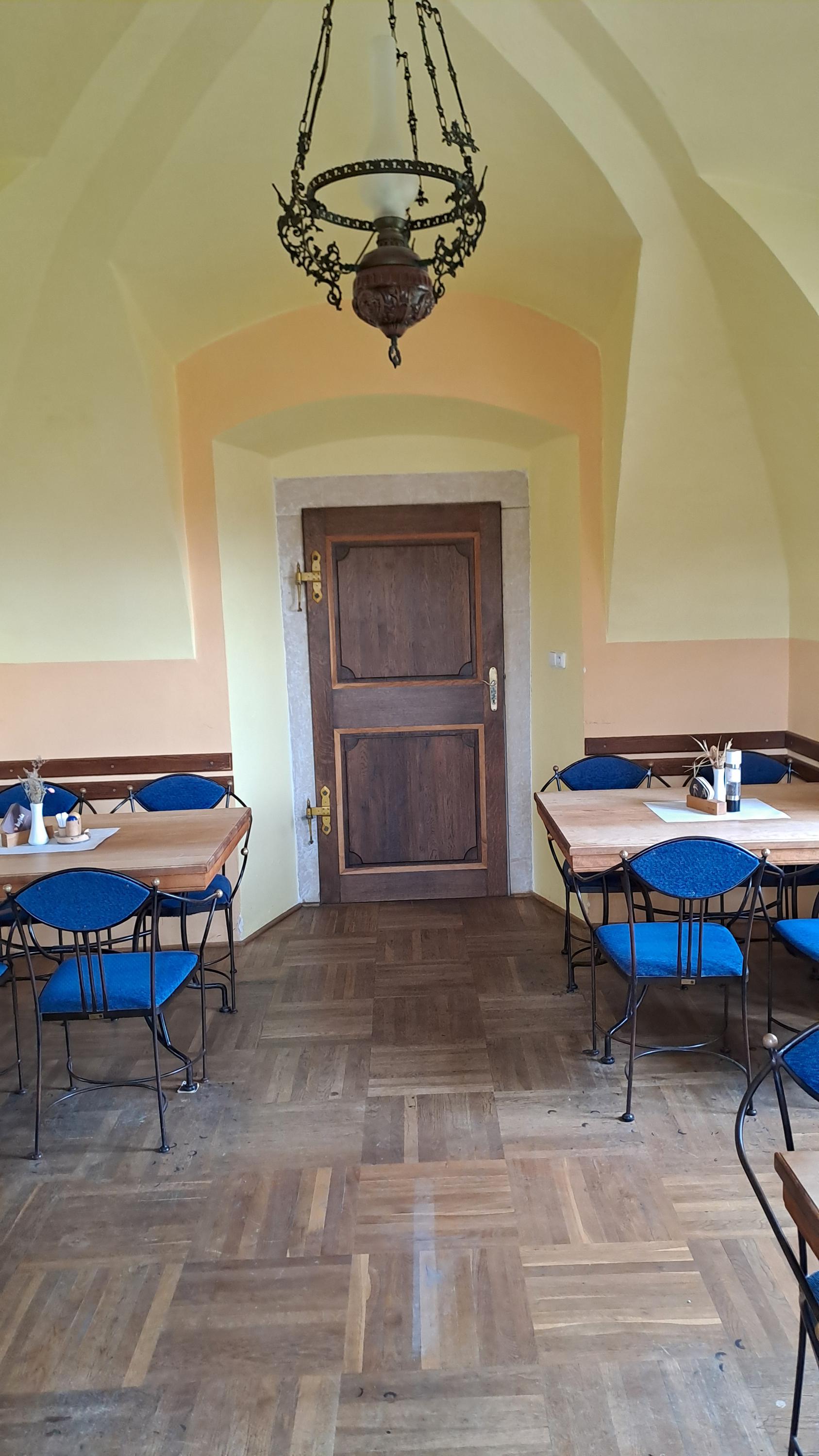 Zámecká restaurace foto 6
