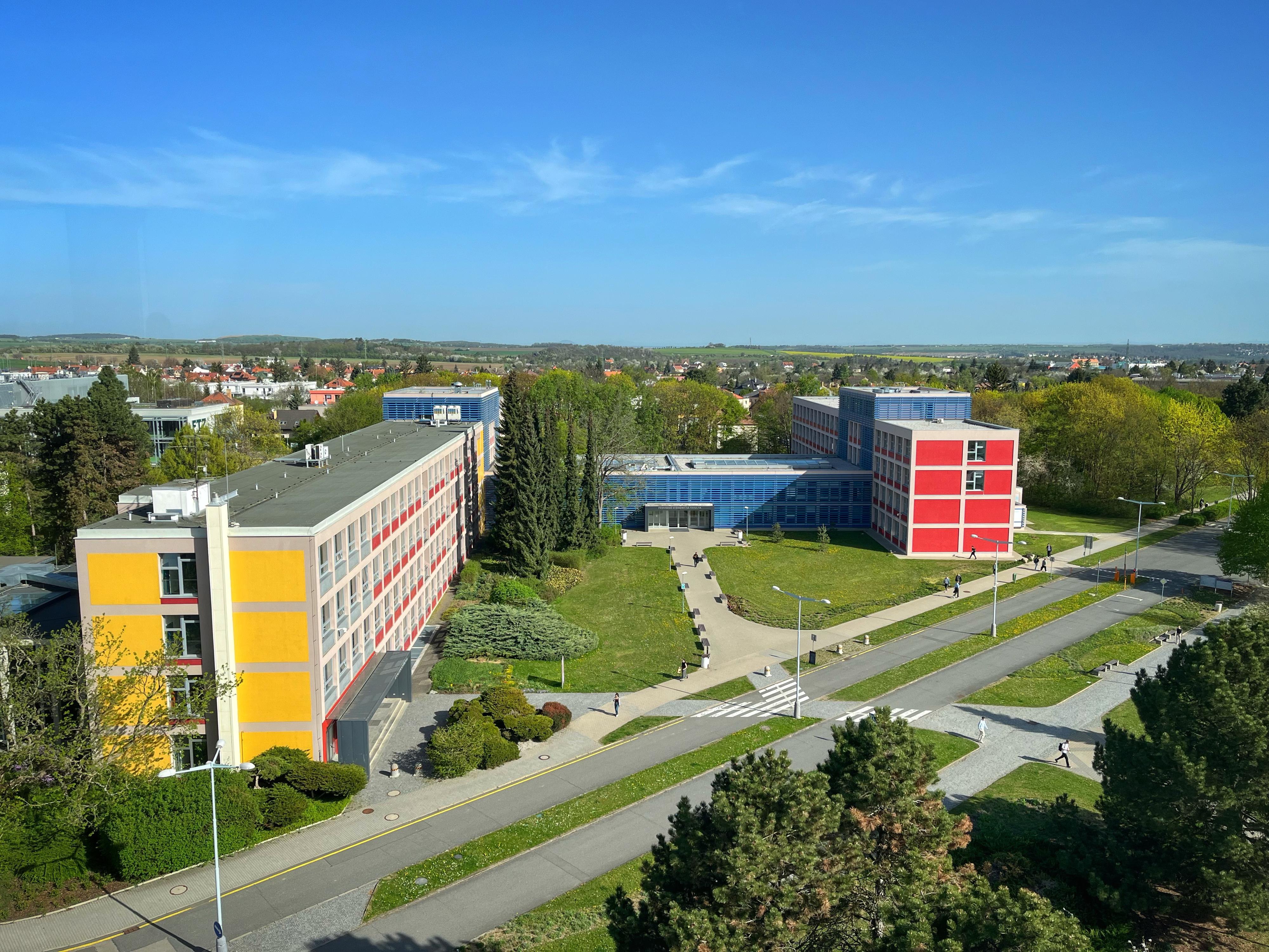 ČZU - Provozně ekonomická fakulta foto 3
