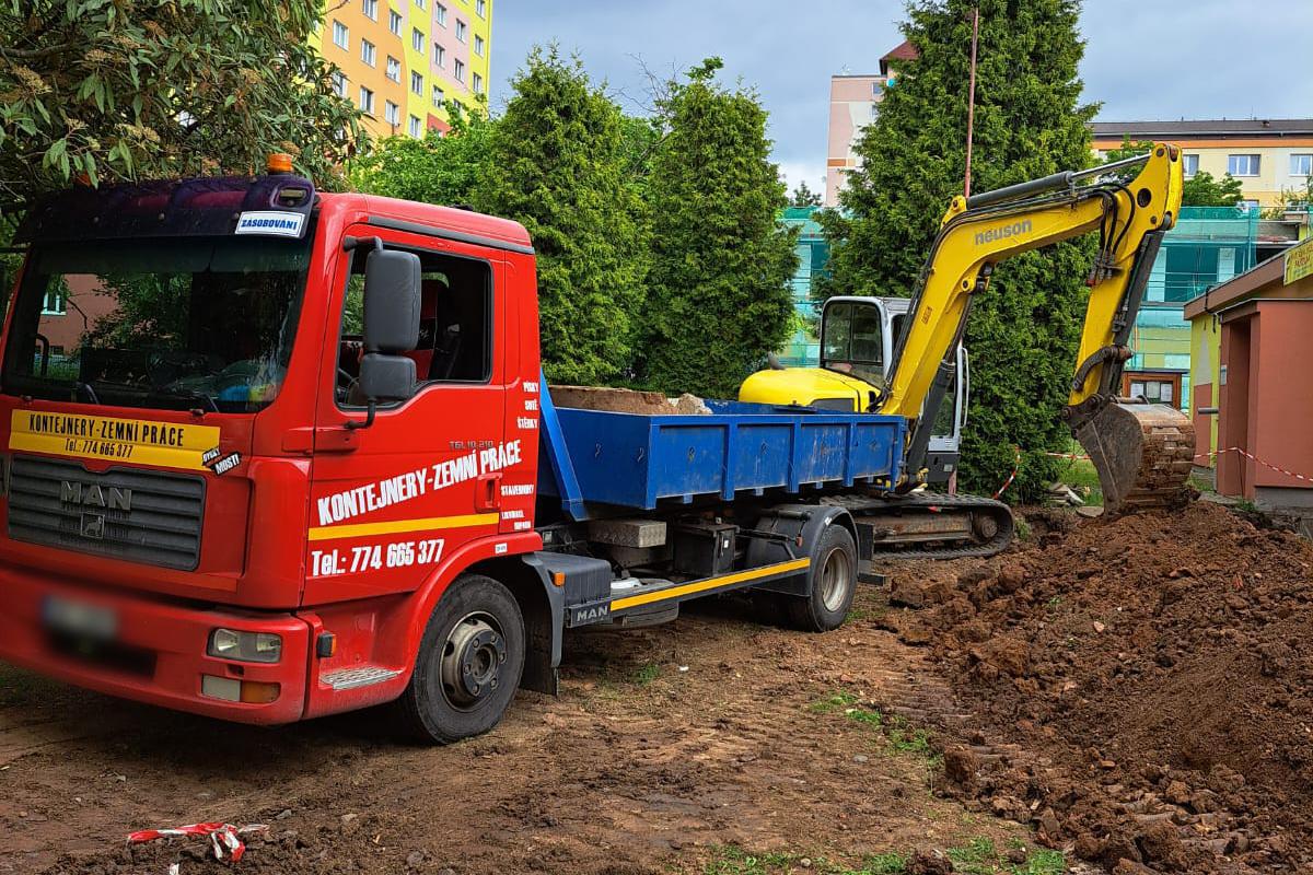 Kontejnery-Zemní práce Pavel Uher