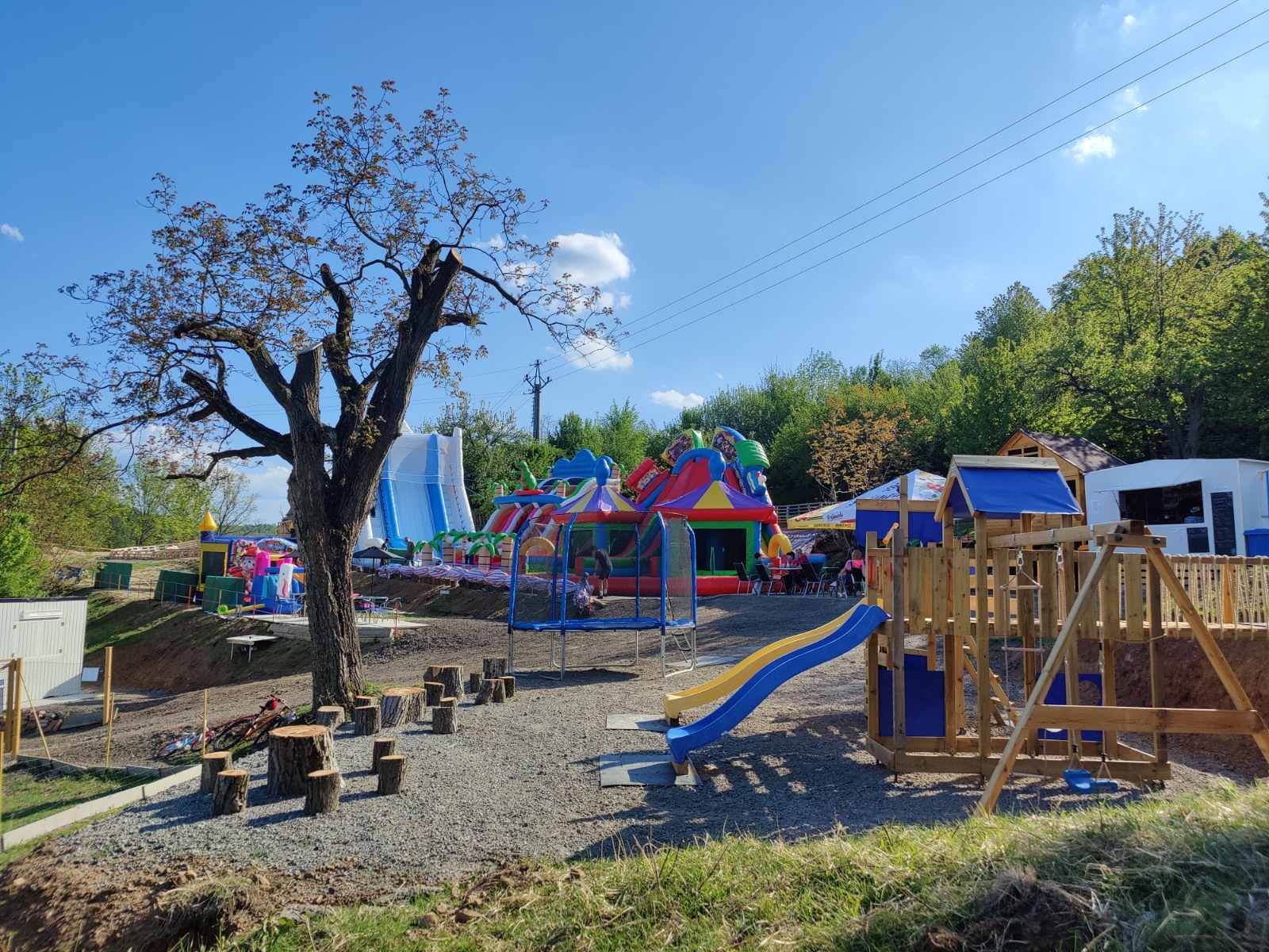 Skákací hrady - dětský park